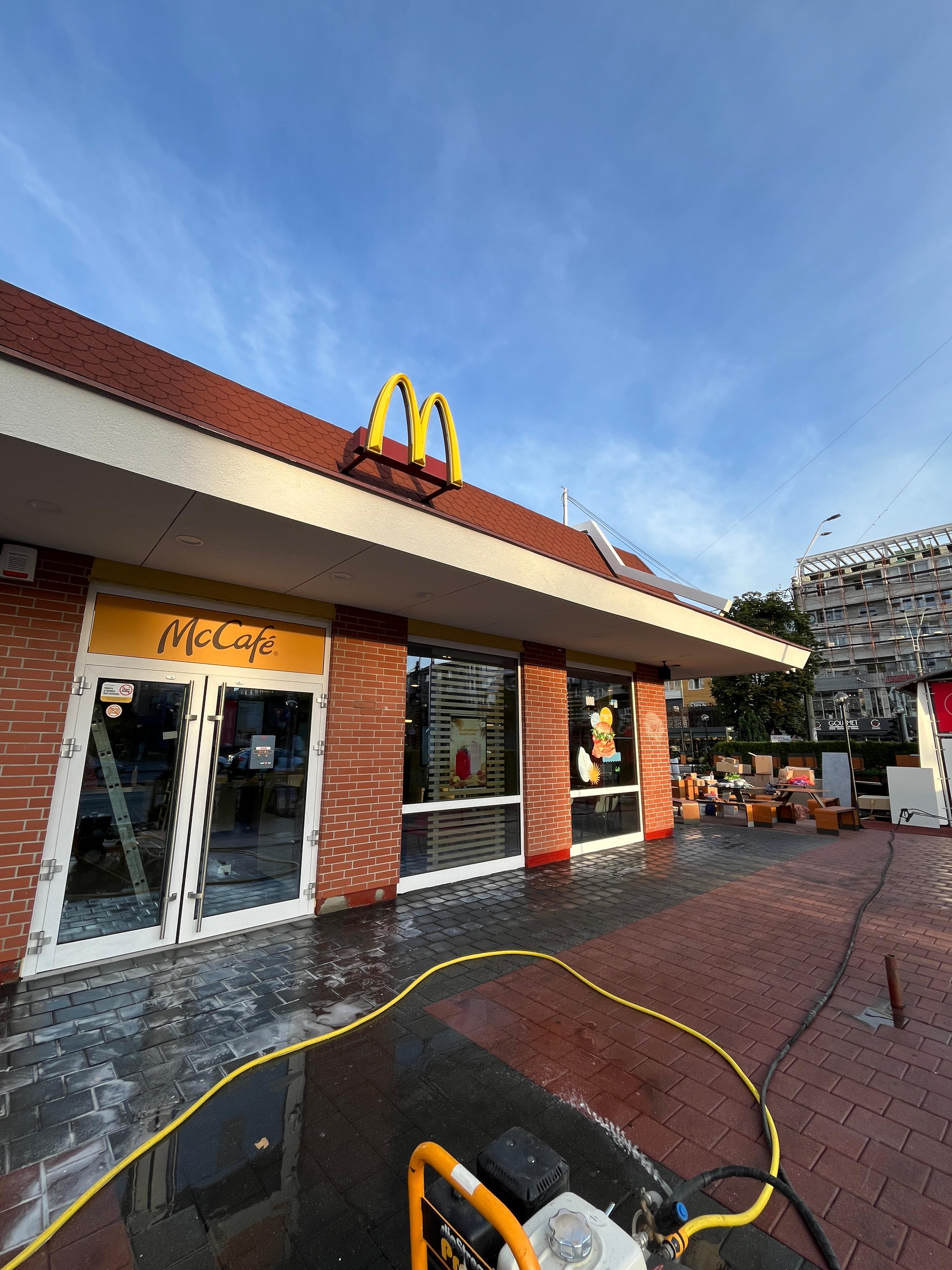 417b3171-6b5f-49a5-ac9d-55a8d67ed453.jpeg