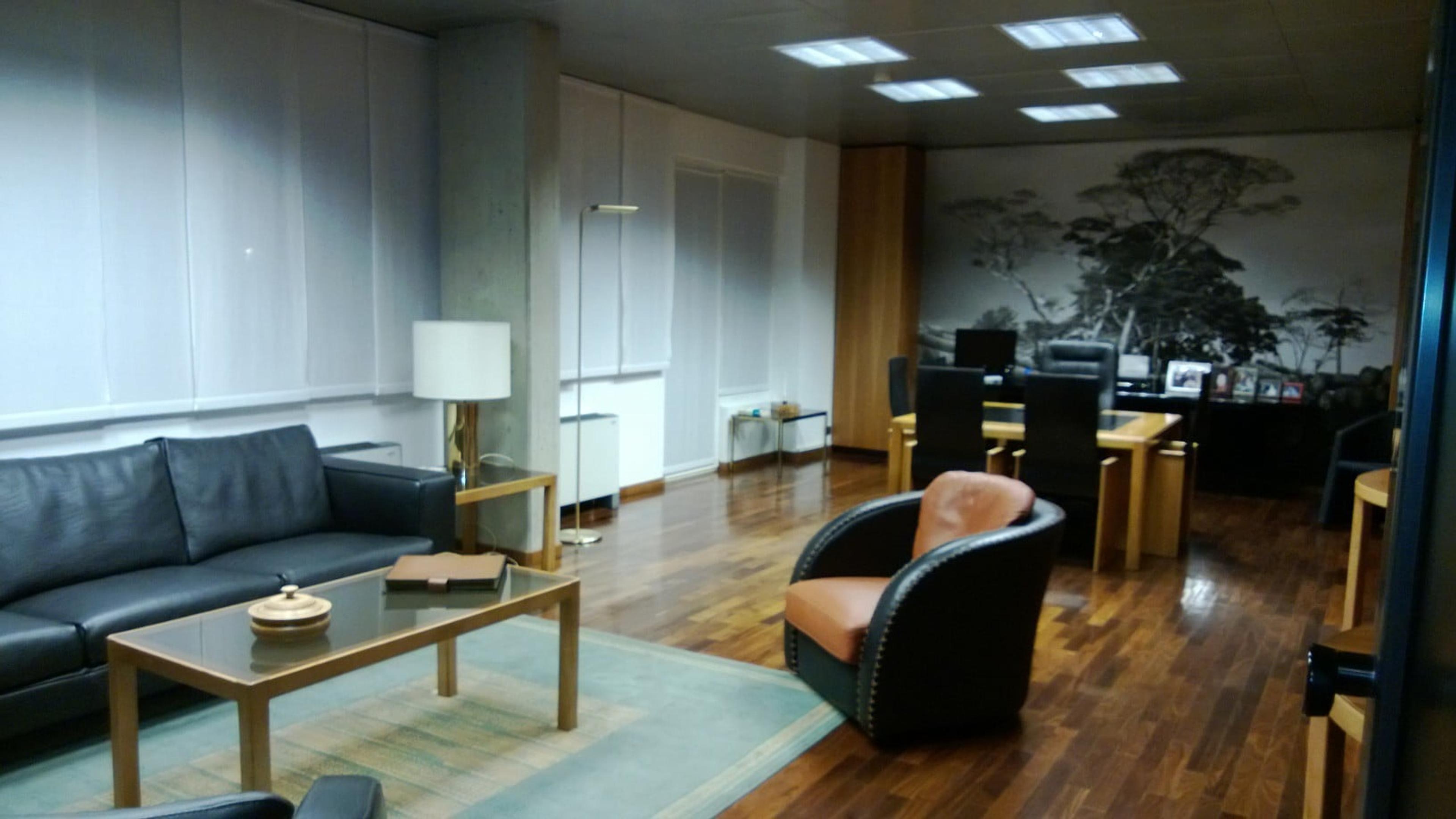 8b873ddb-e1e1-45ab-897a-2df259c2cc52.jpg