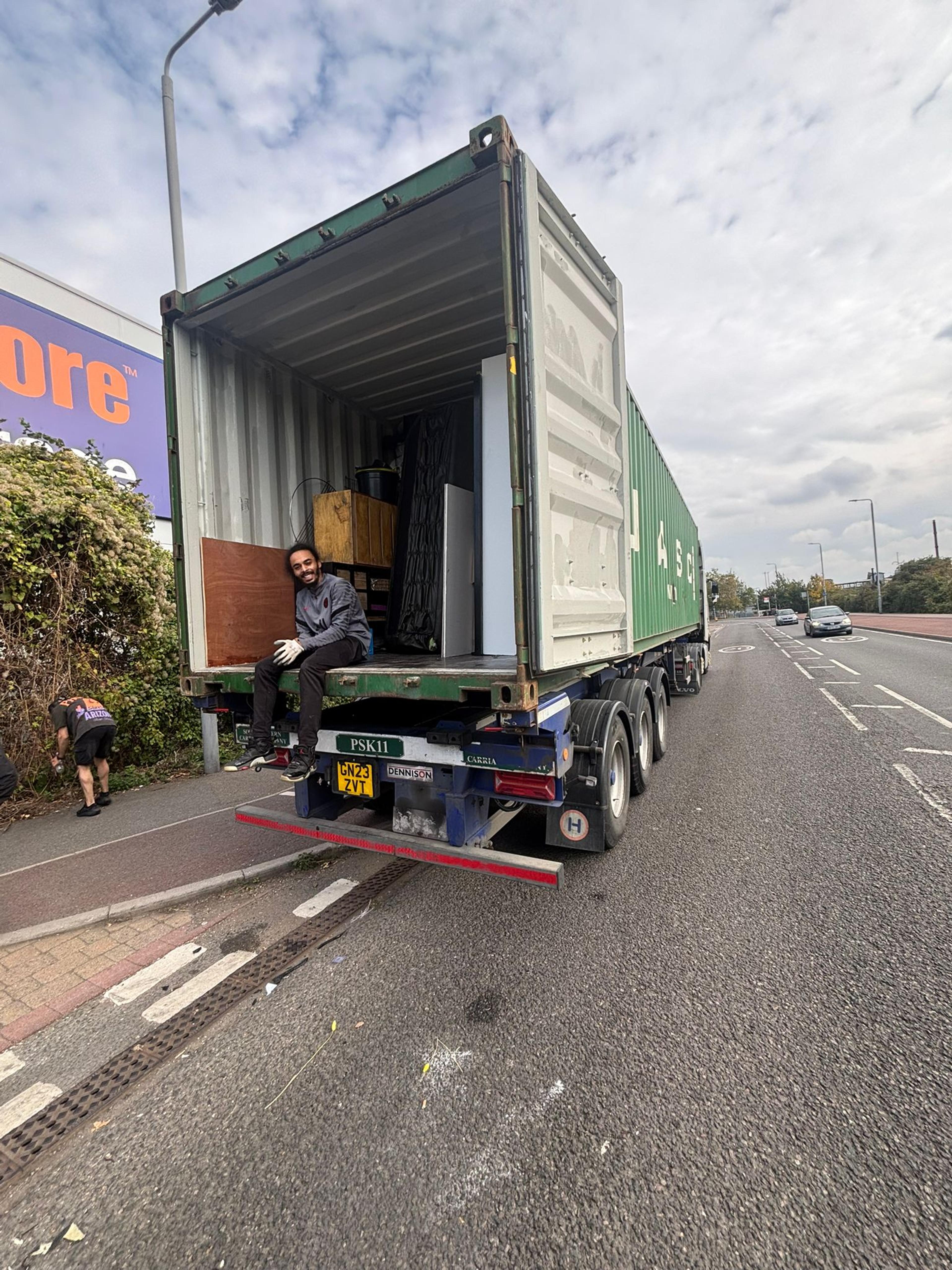 8fe1ee2f-cfbc-41d0-92c6-0e6aba462a9a.jpeg