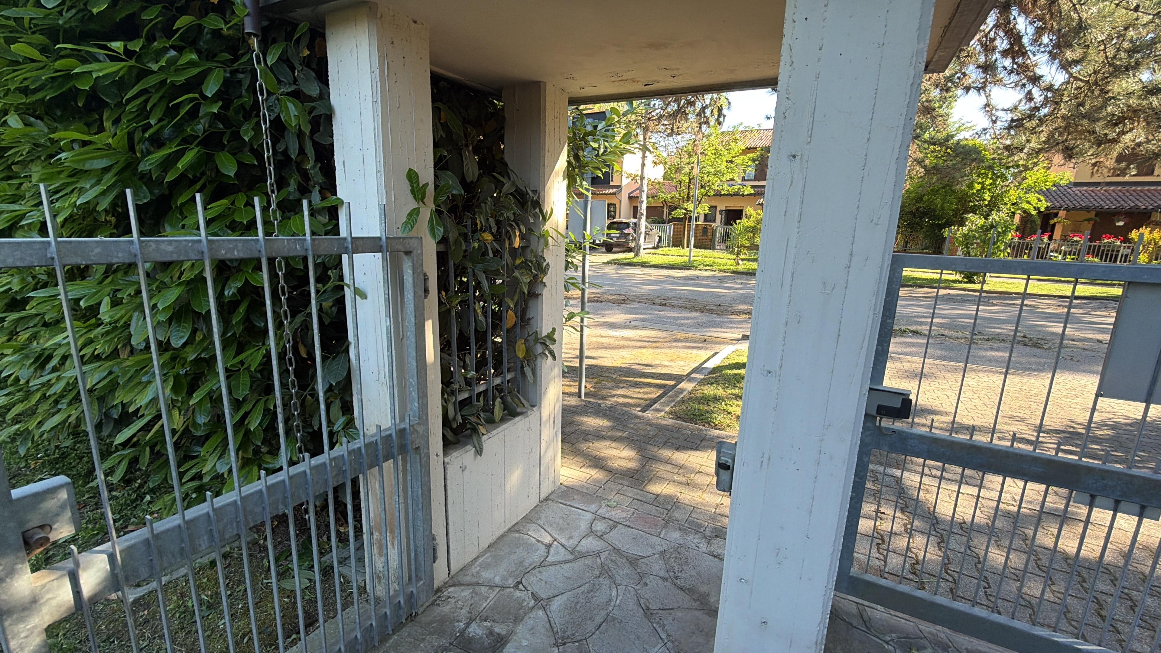 ad359c85-5984-47a2-8666-81f2f8ce2d8a.jpeg