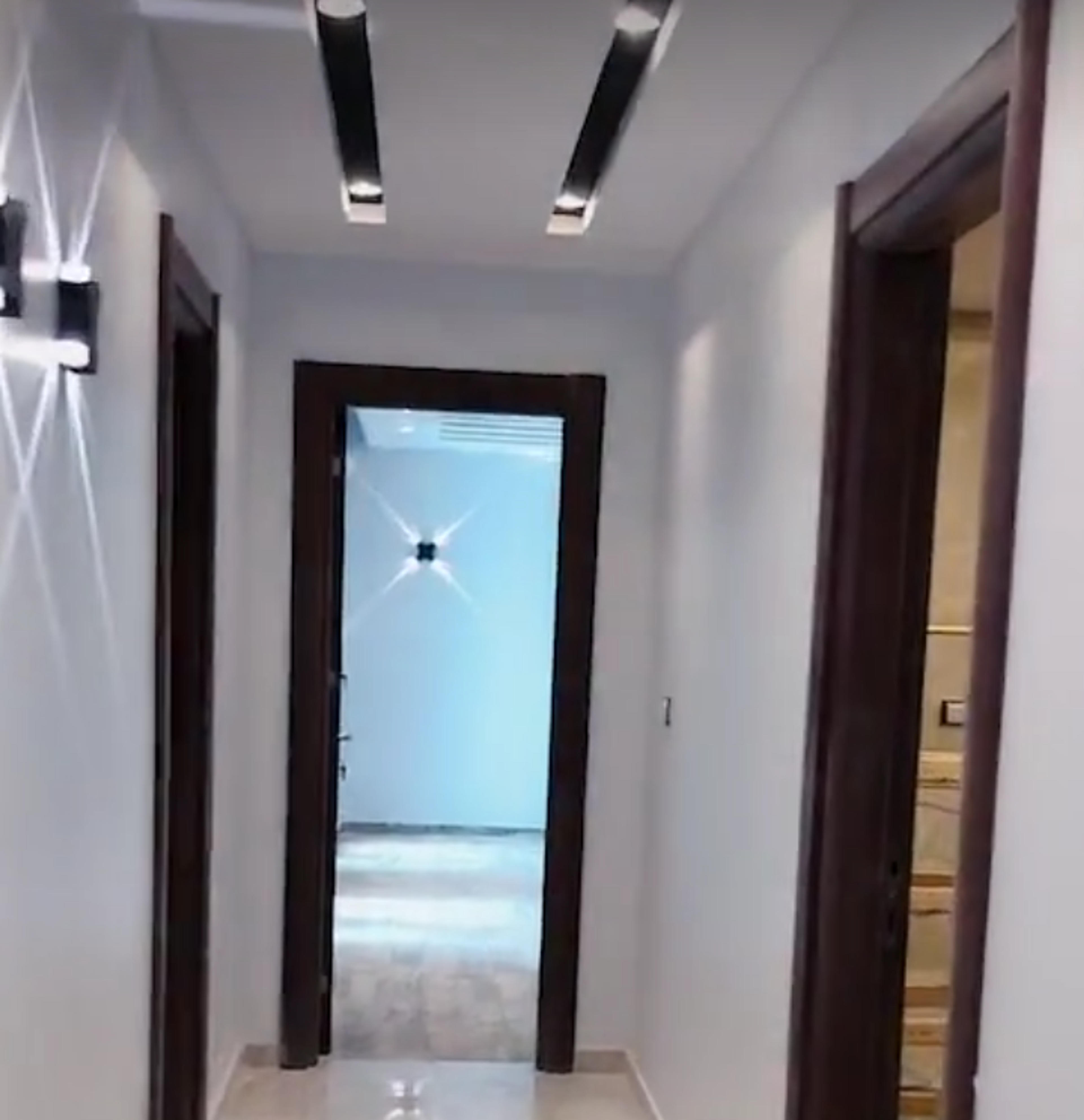aed9affa-0068-4ceb-b51a-9626bf3b4919.png