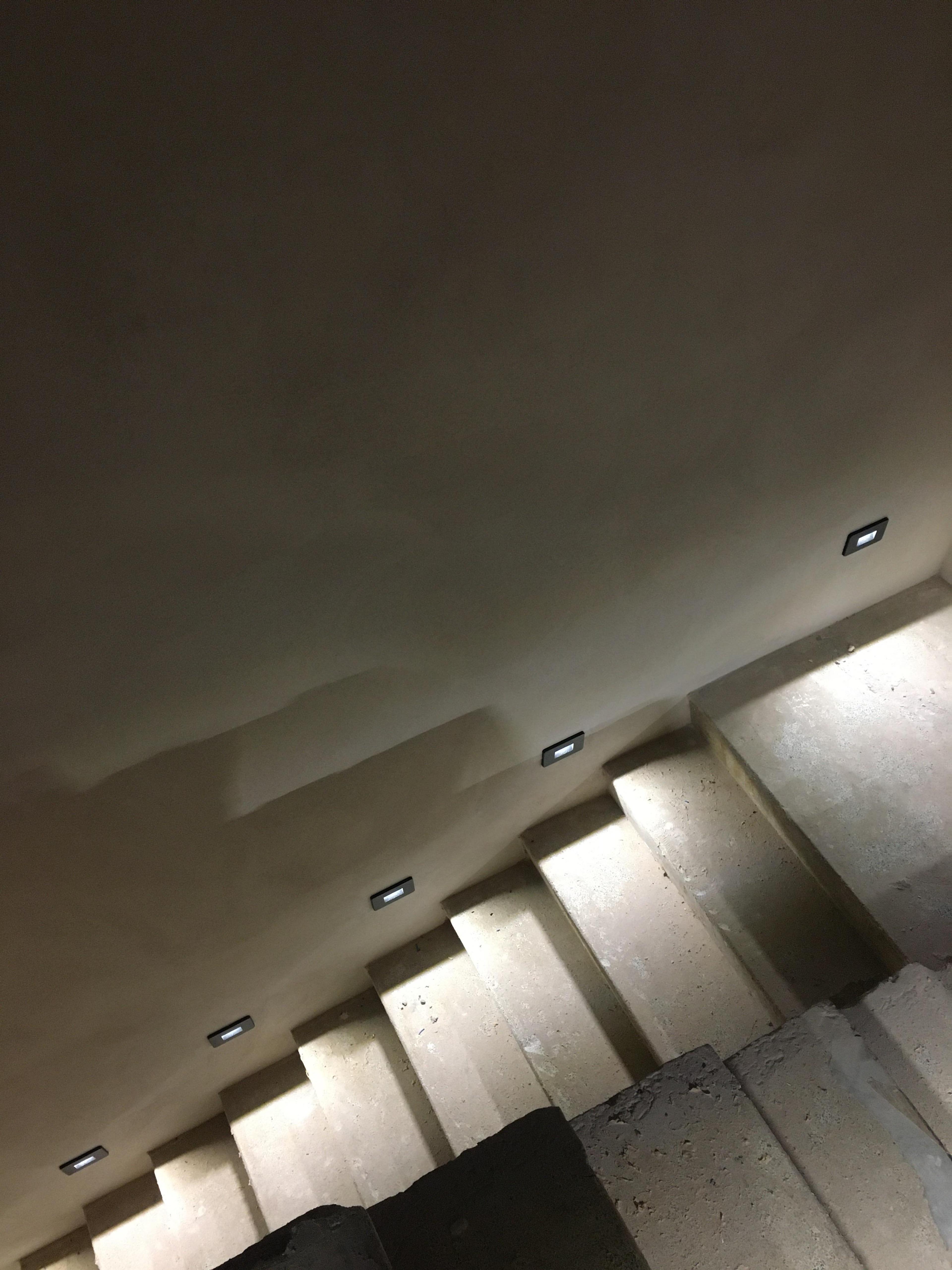 b678a6e4-6c7d-4e5b-b9d8-7733f1e83d4c.jpeg