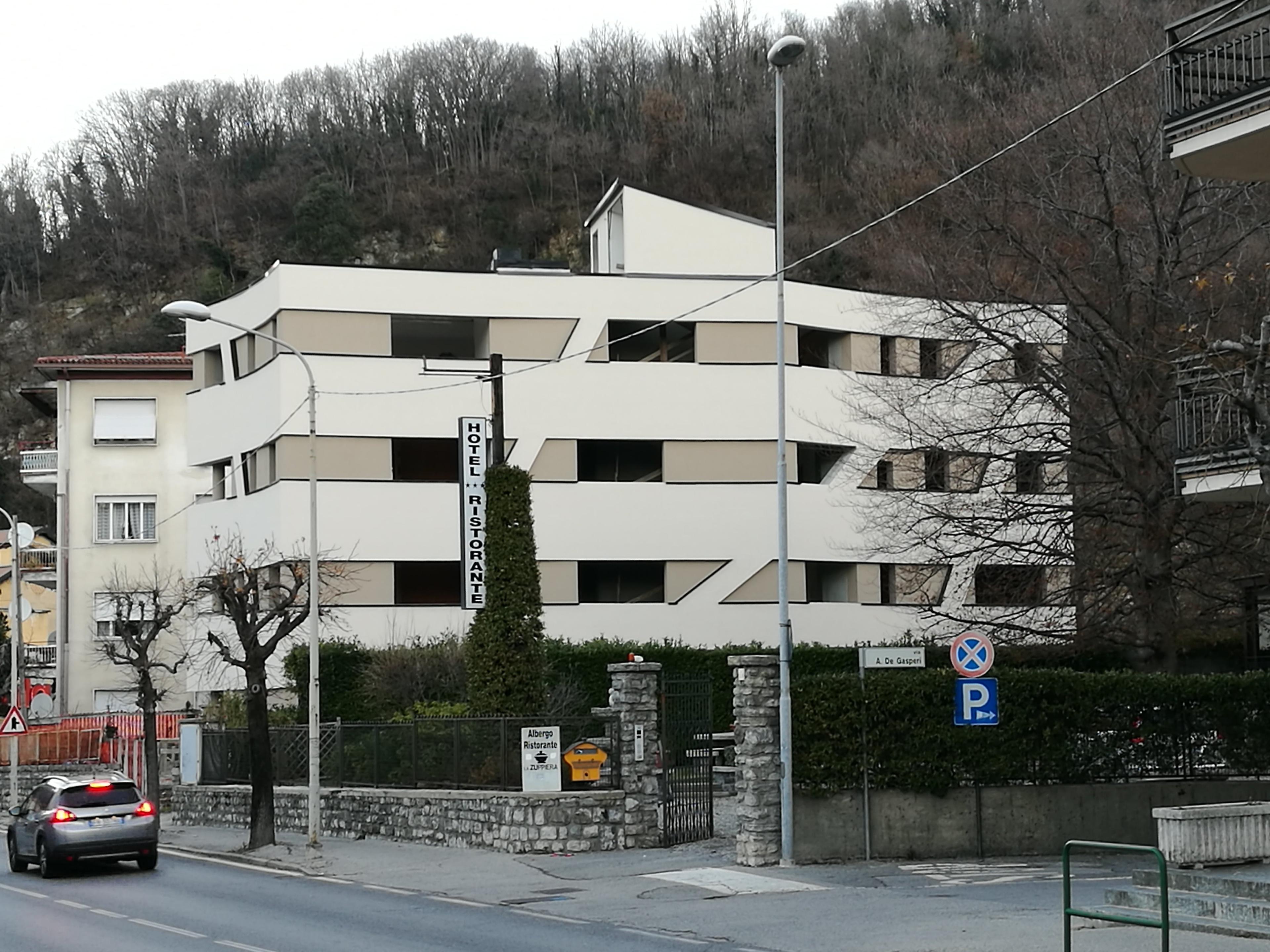 b7348ab8-a38d-438f-a177-b9c7cf44954e.jpeg