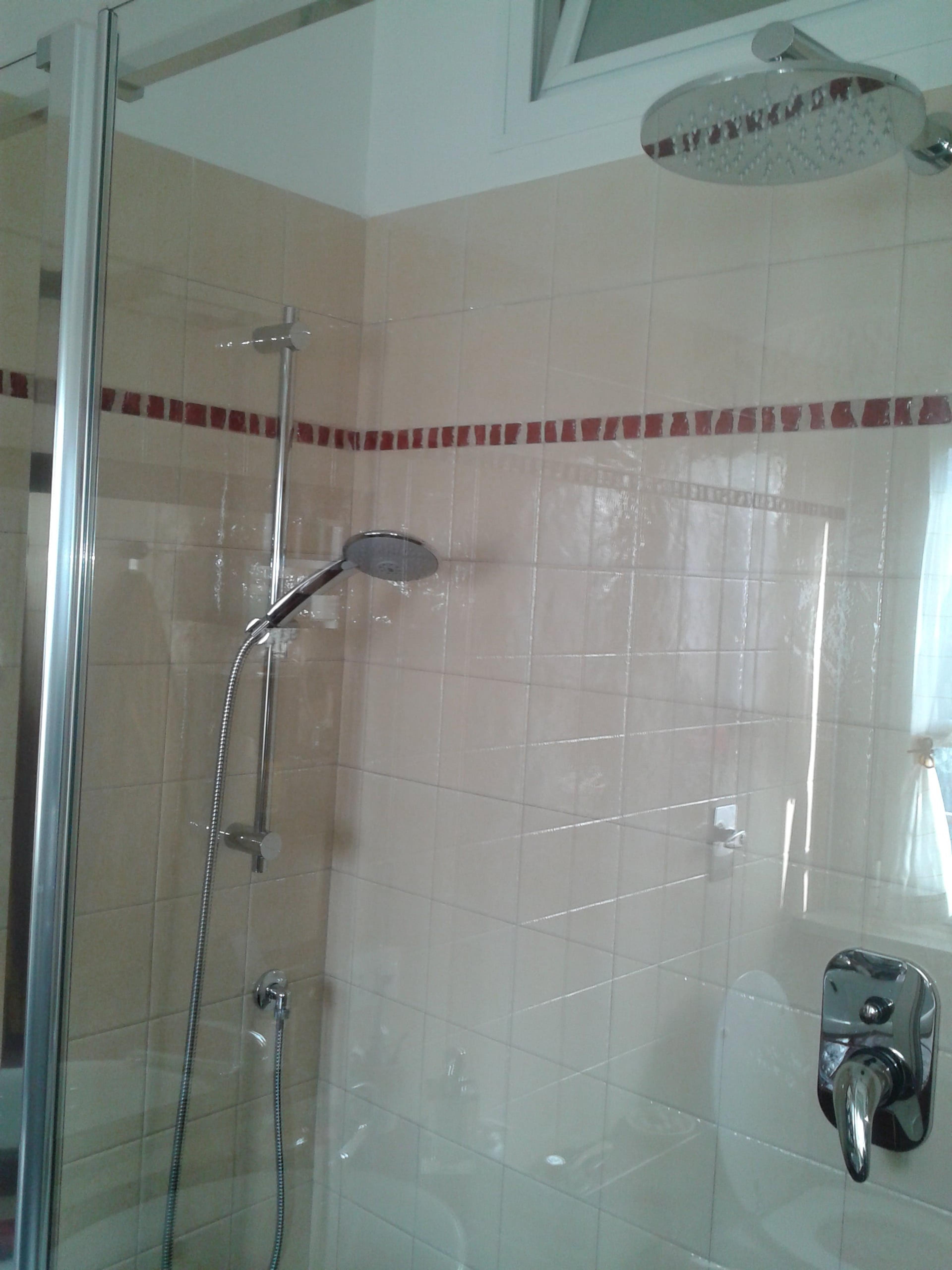 baae086f-d650-4243-90e3-652e41f46d78.jpg