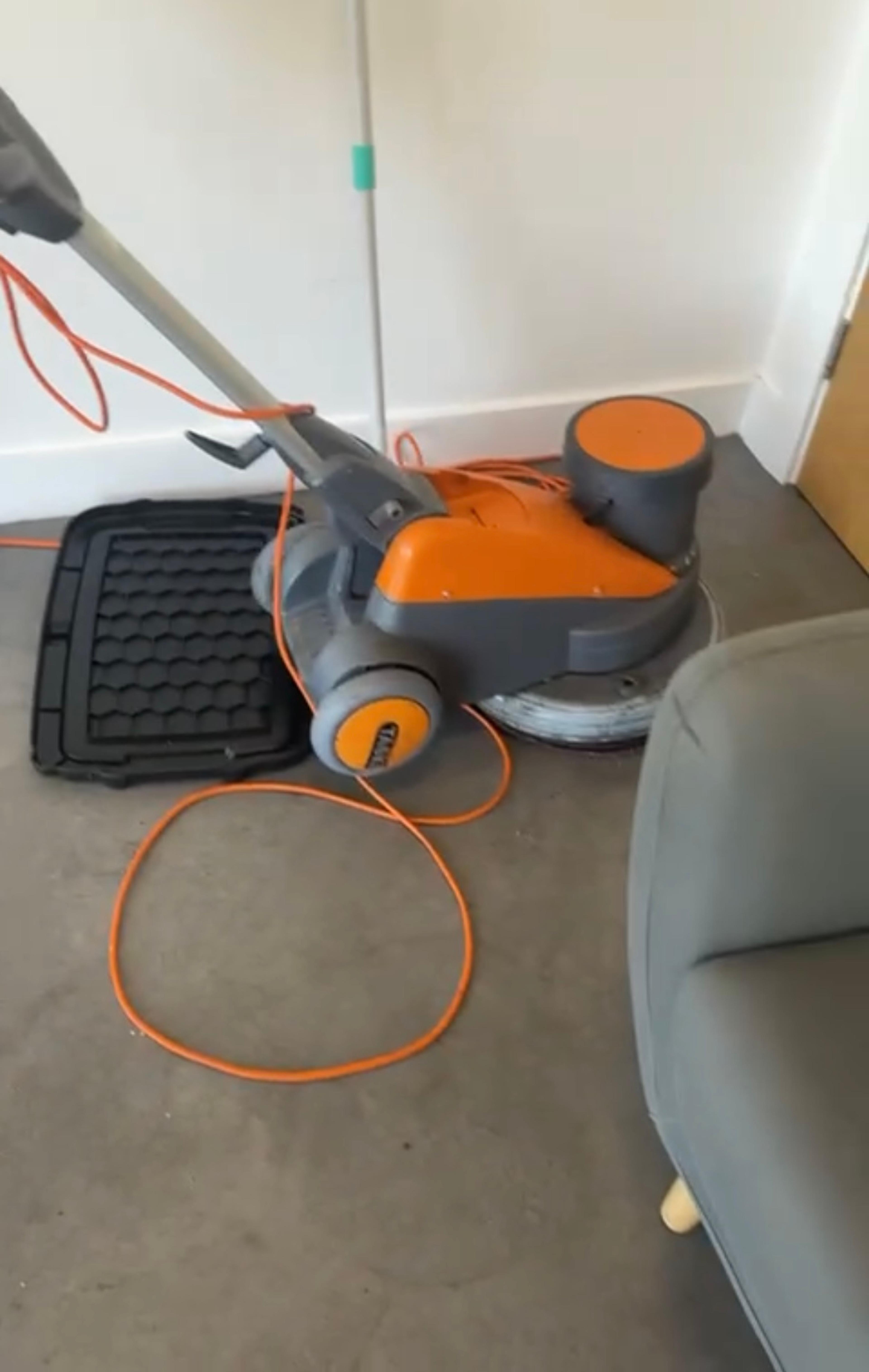 cad96094-584a-4ab8-be0e-7bd6bd2bbe5e.jpeg