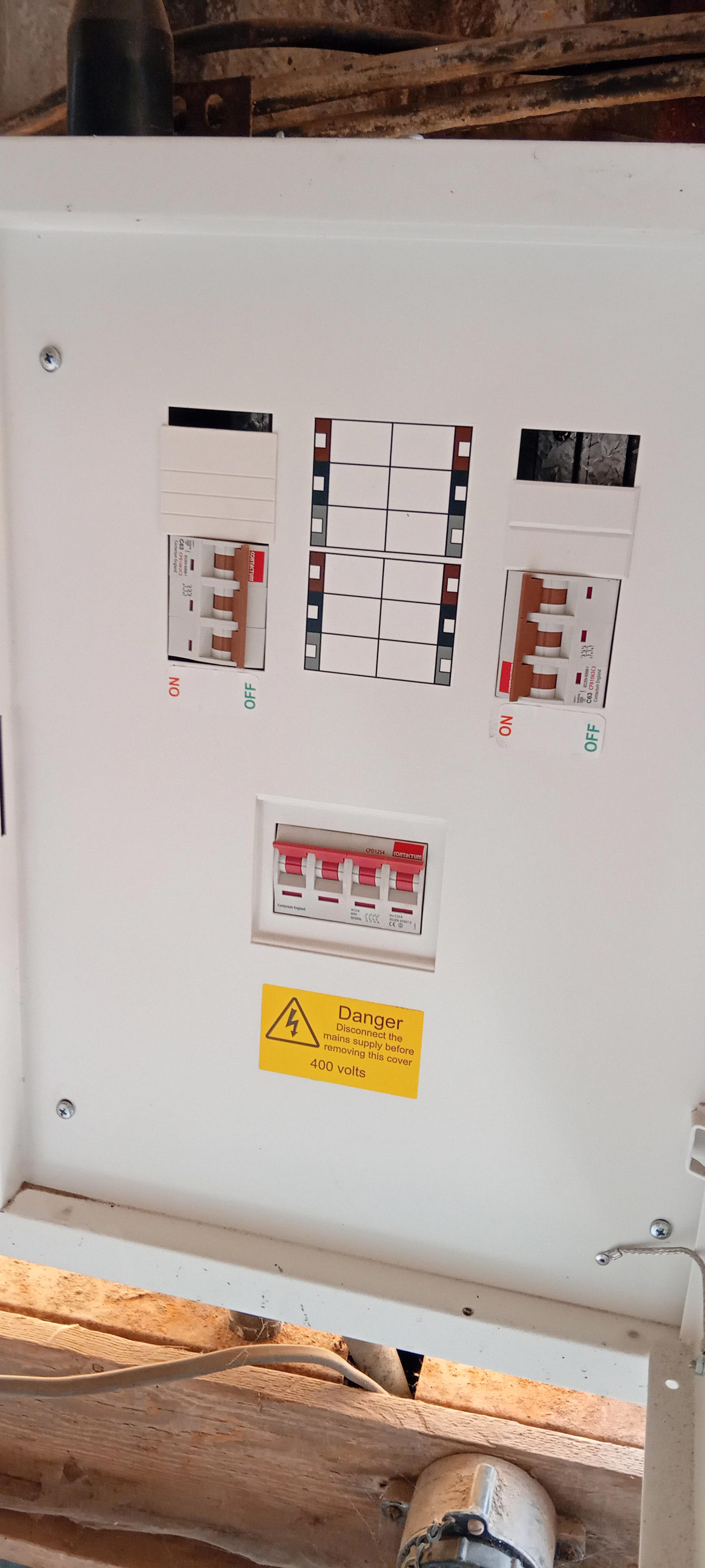 e4b44a03-4f3d-4352-8c9e-9f41c2e28cd8.heic