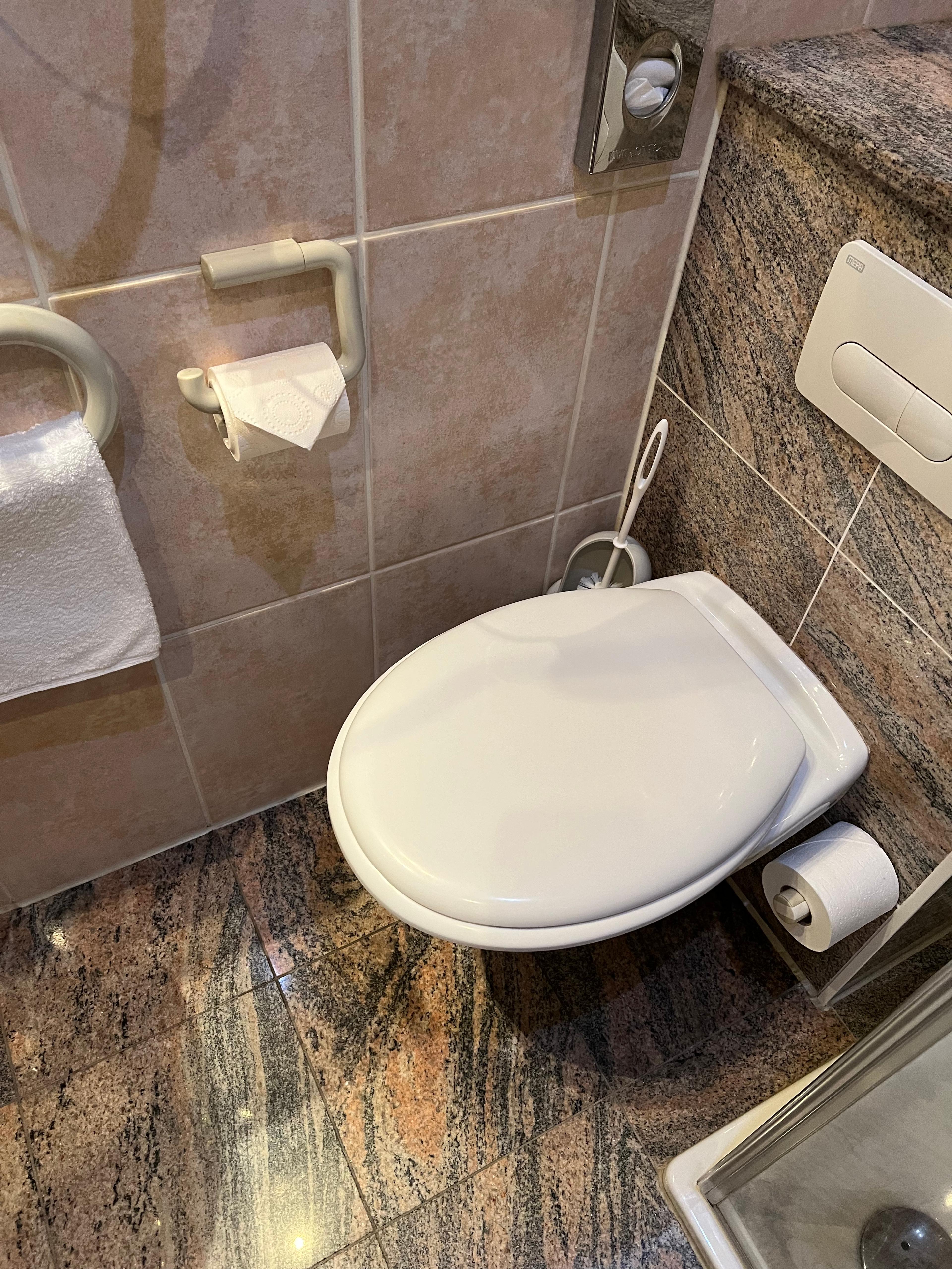 fae168f0-f69c-4fb3-9f8c-fcf6c82ecd83.jpeg
