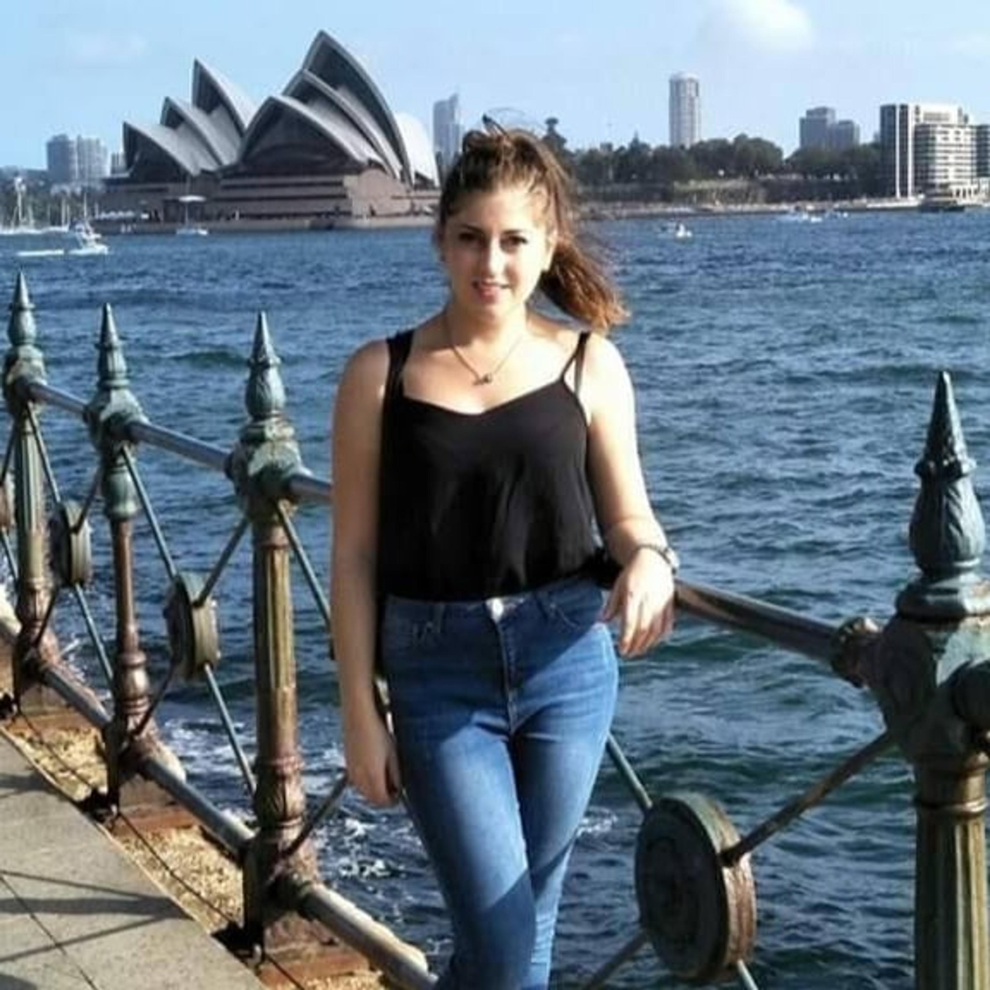 Valeria Castolo