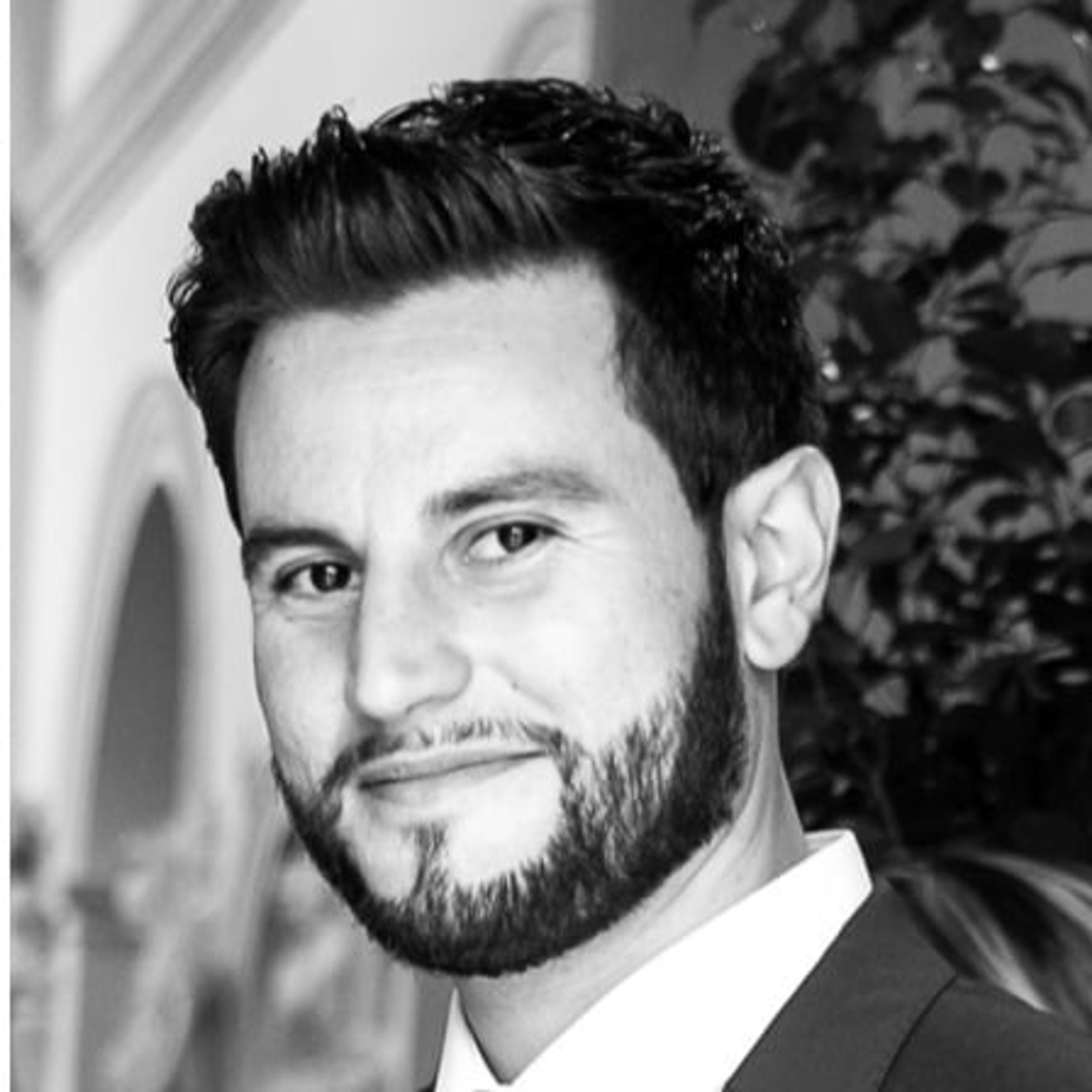 Disegna il tuo sito web, progetta la tua campagna sui social con un digital strategist e business co