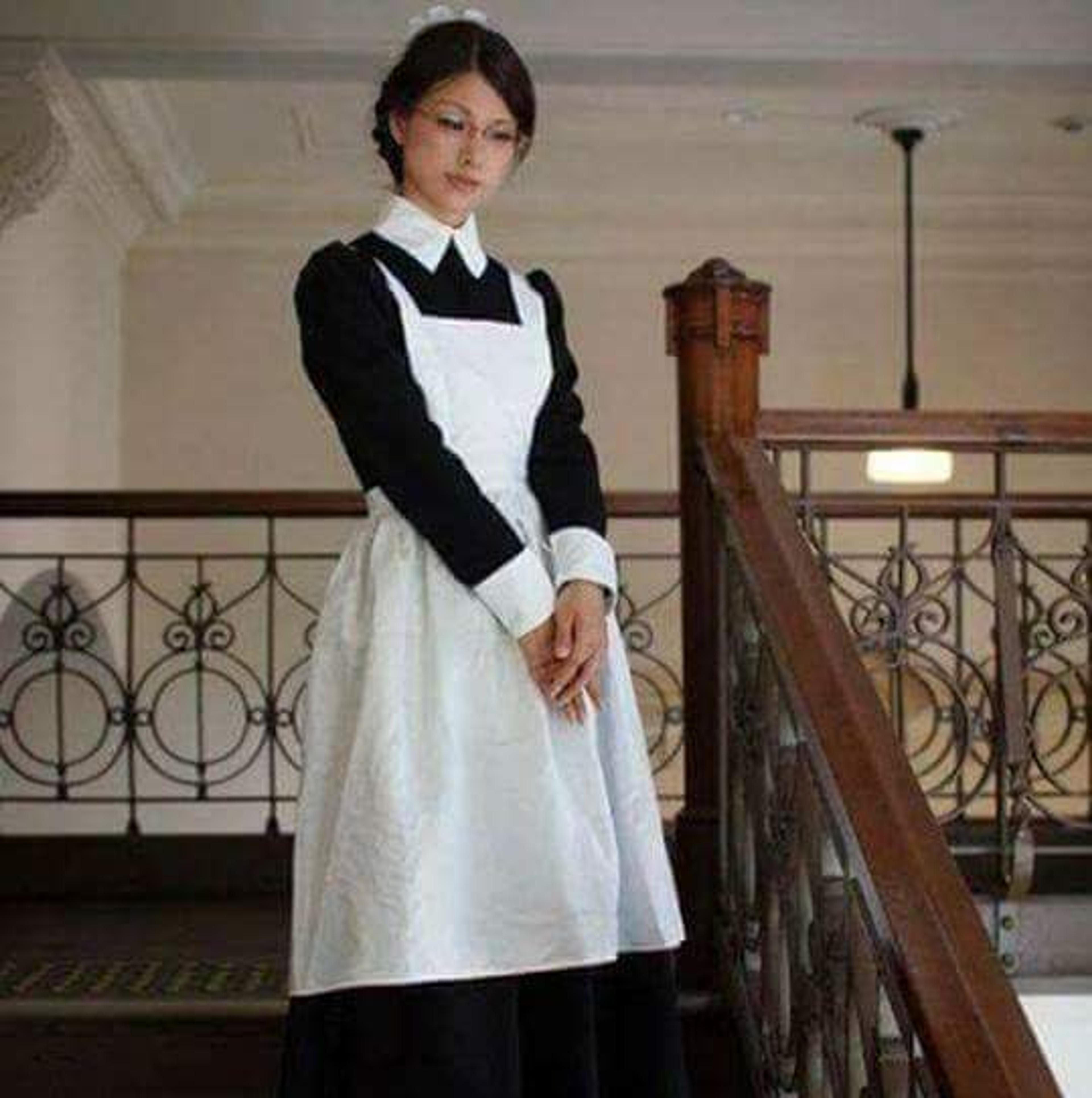 Safari housemaid