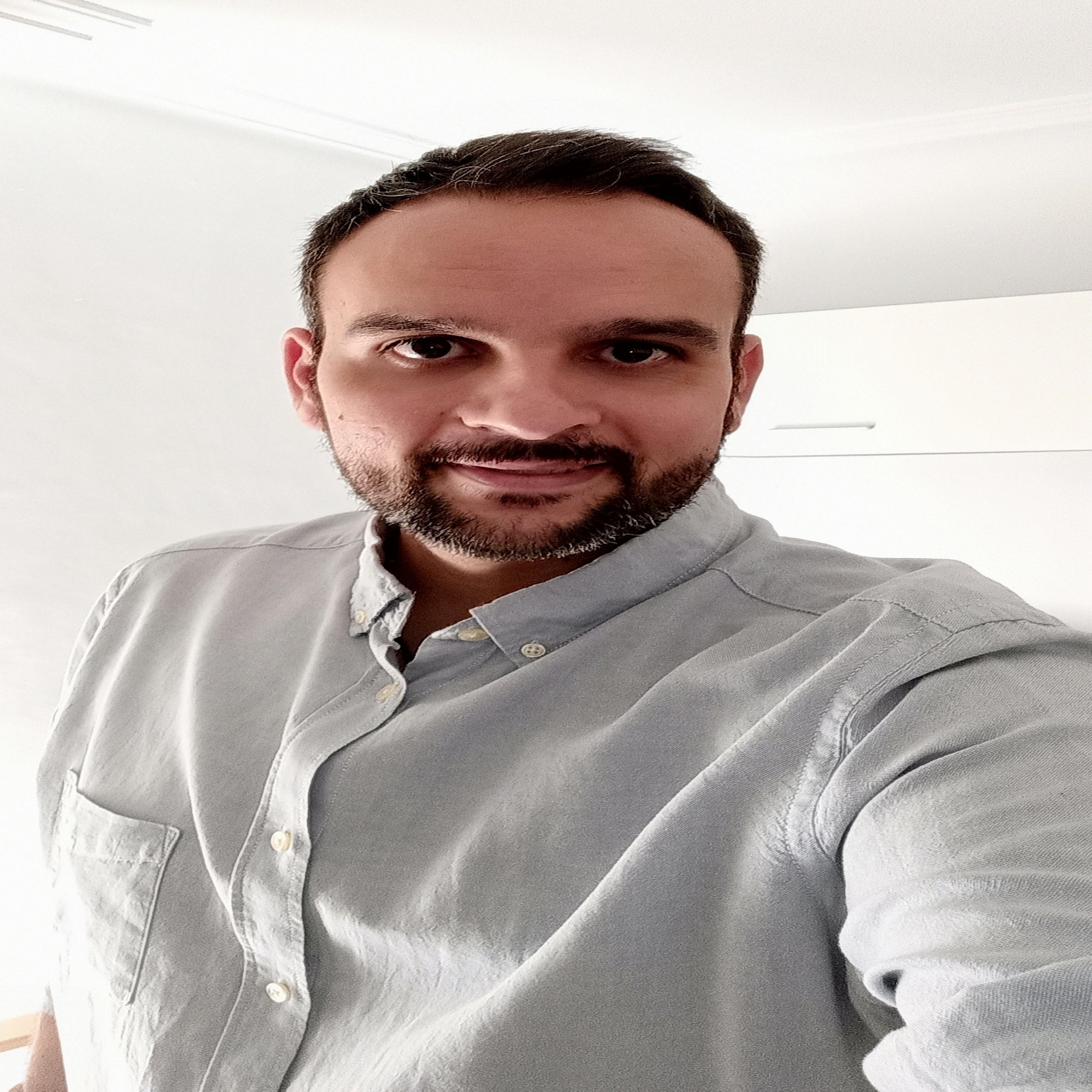 Carlos Serrano