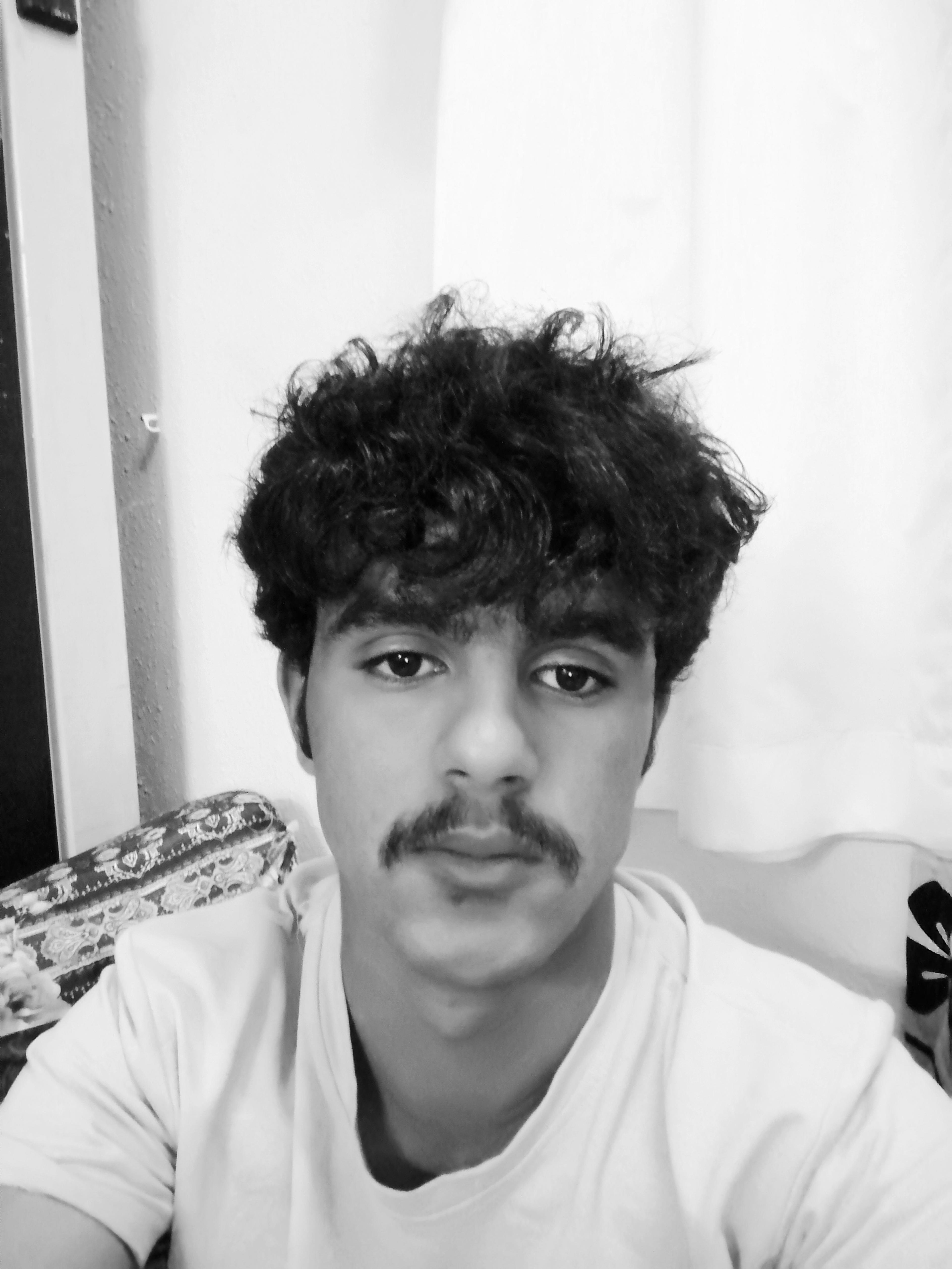 ايمن احمد