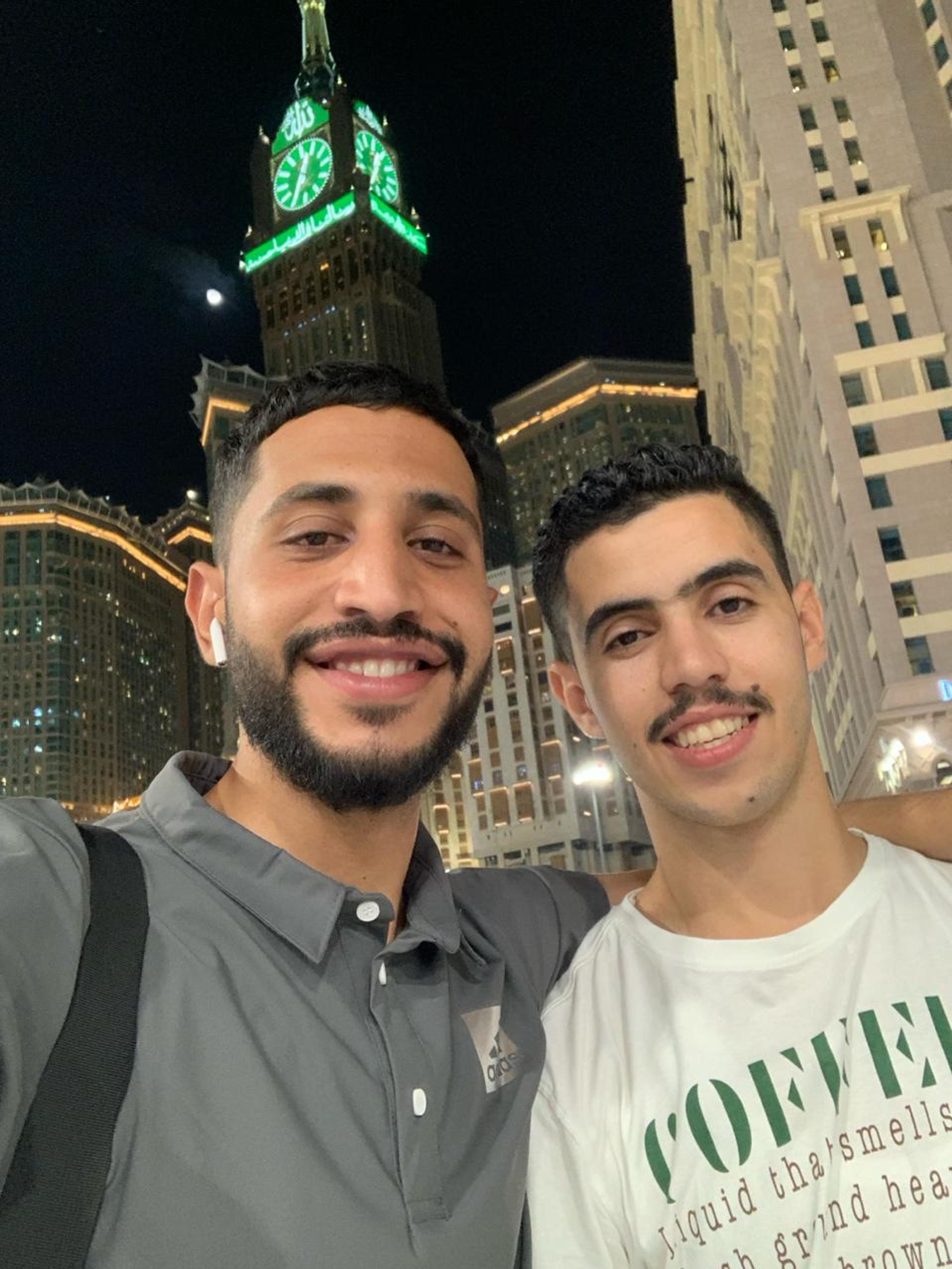 نجار ابواب وغرف نوم في جده
