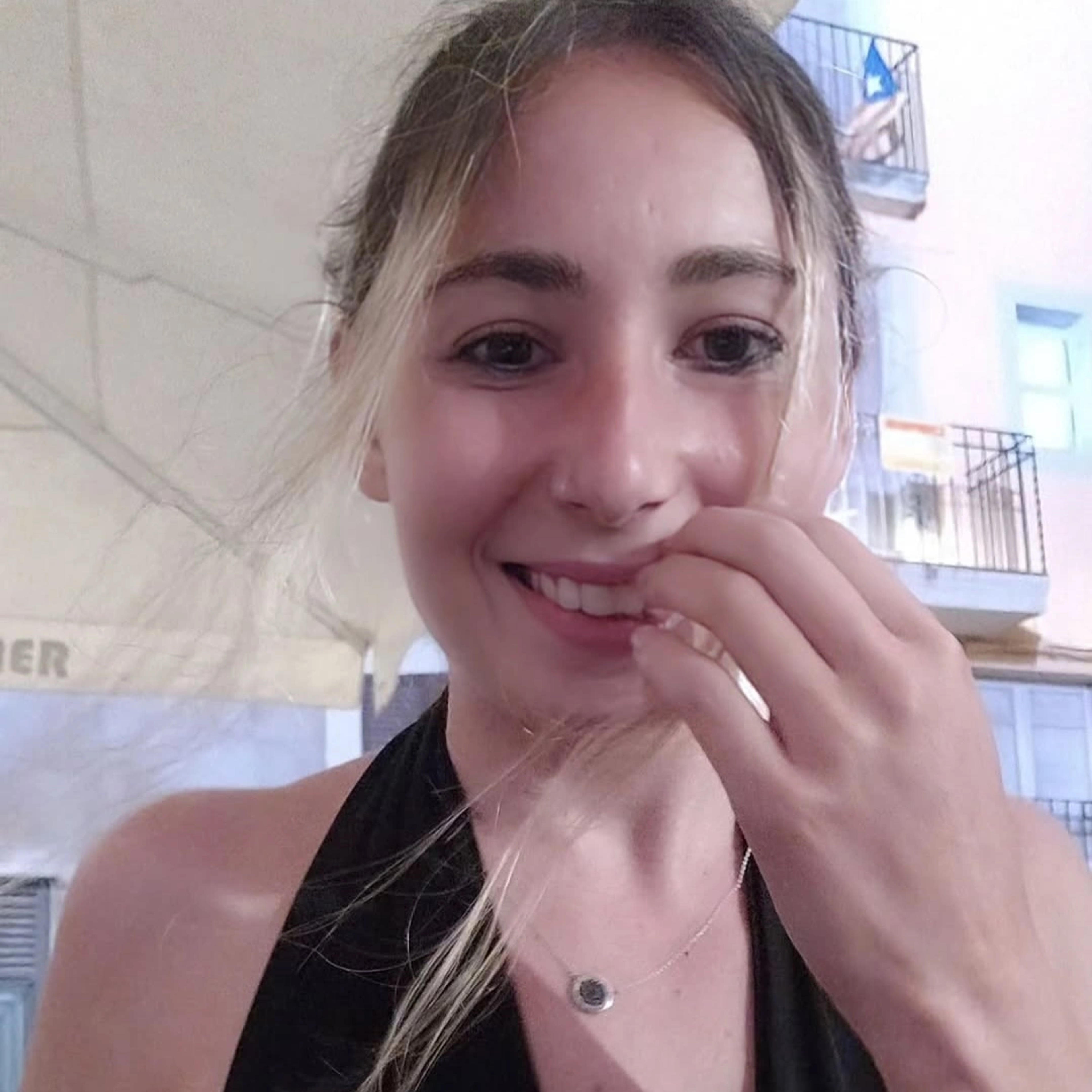 Elisabeth R S