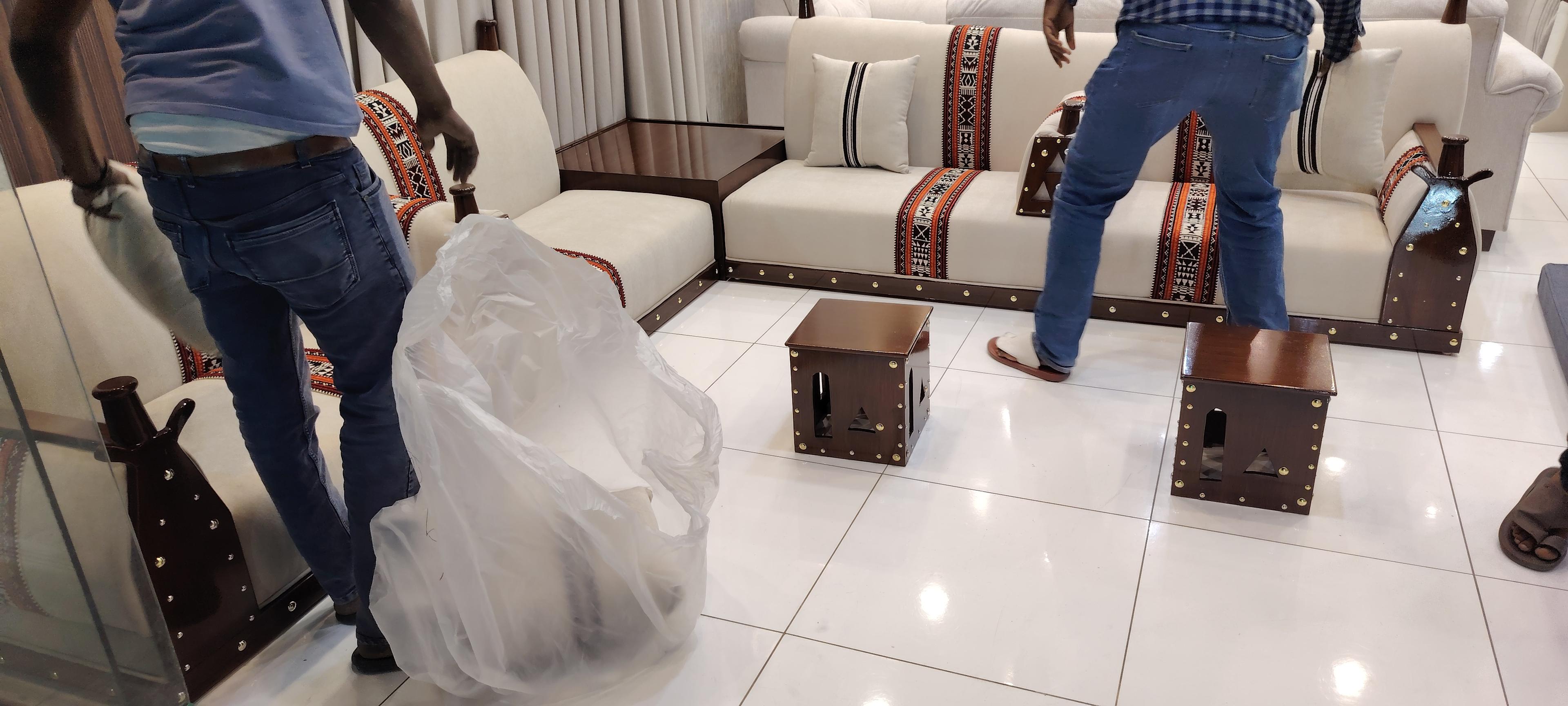 برج المملكة لي الكنب والستاير