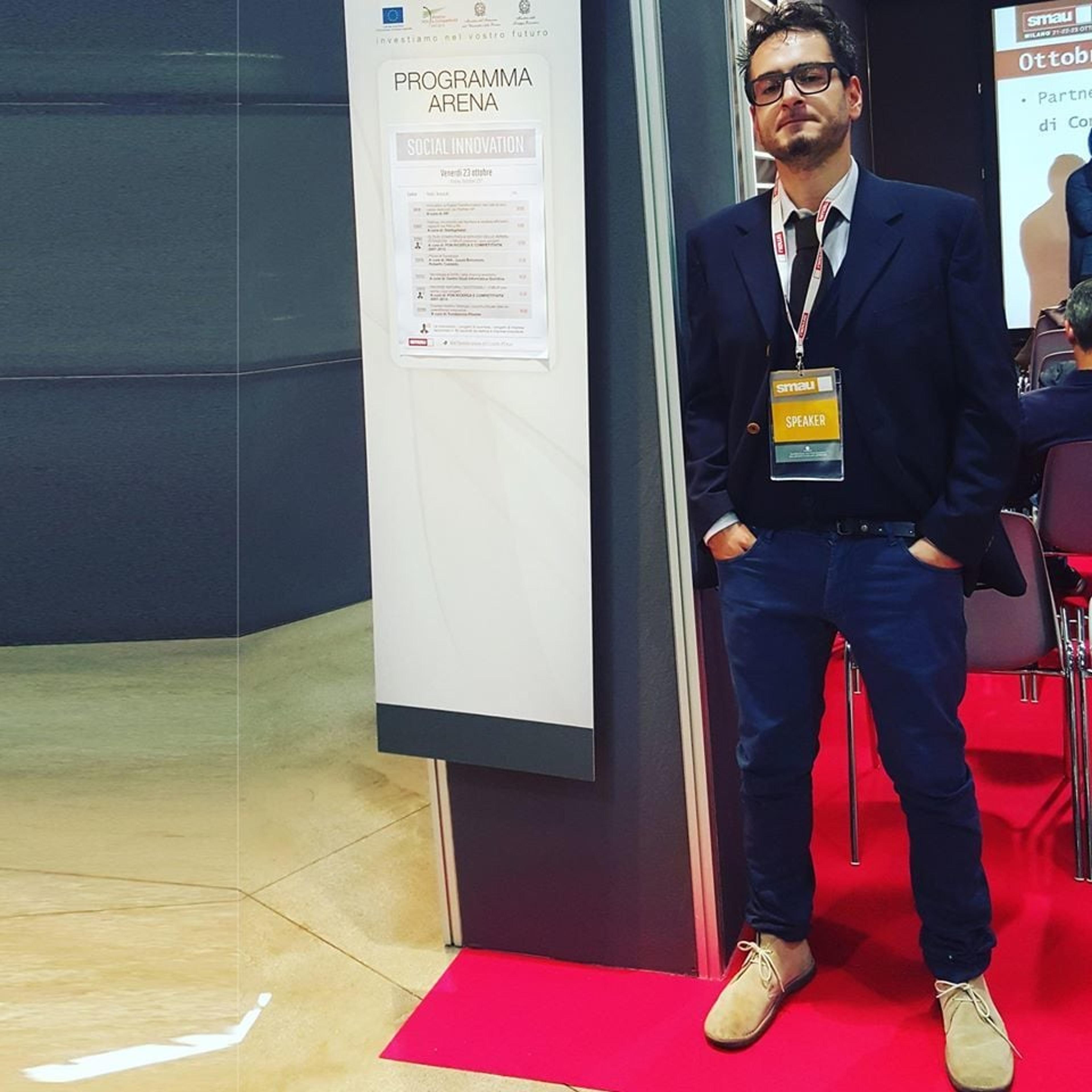 Ing. dell'Informazione, libero professionista, programmatore, docente, consulente ITC.