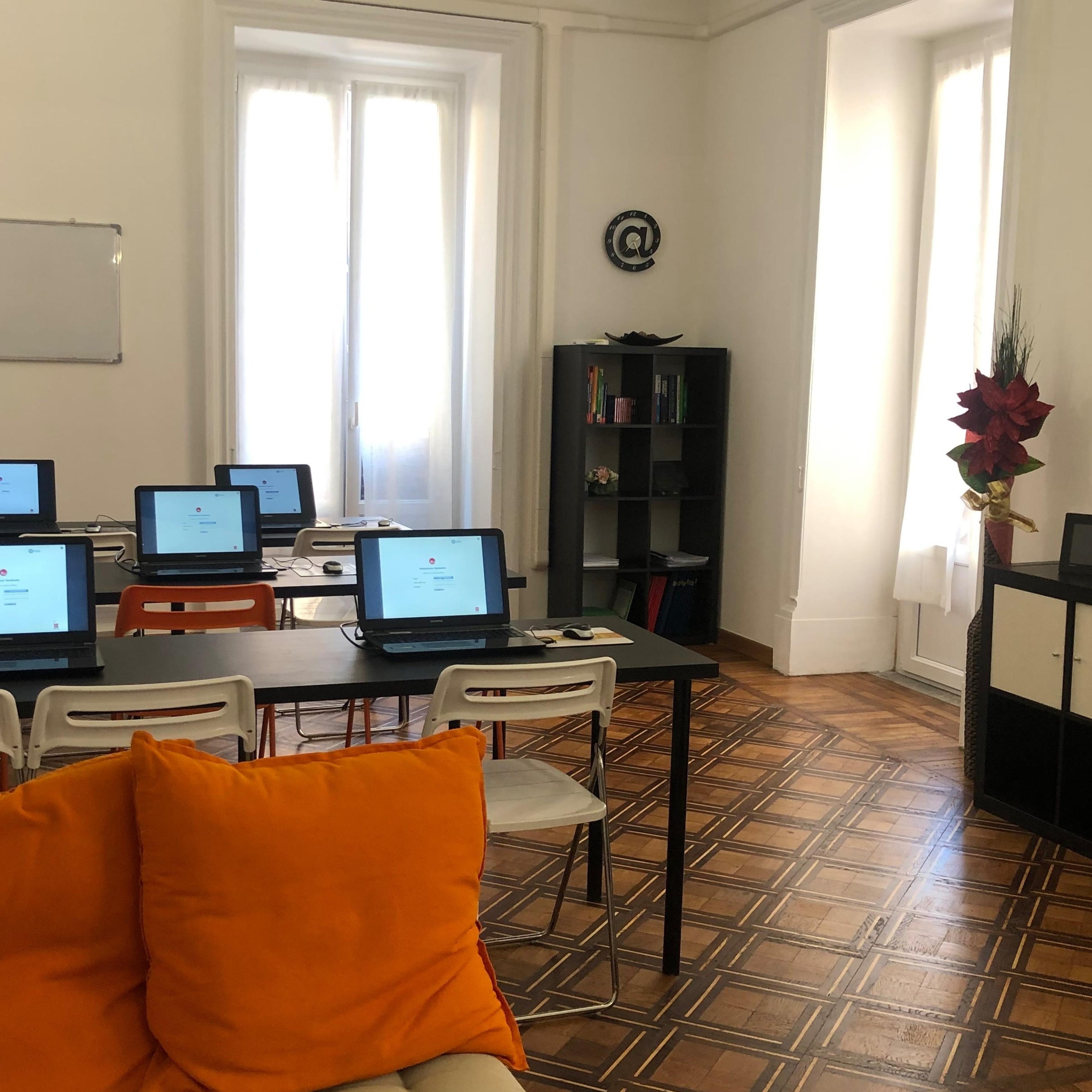 MGM GENOVA -Corsi di informatica e lingue