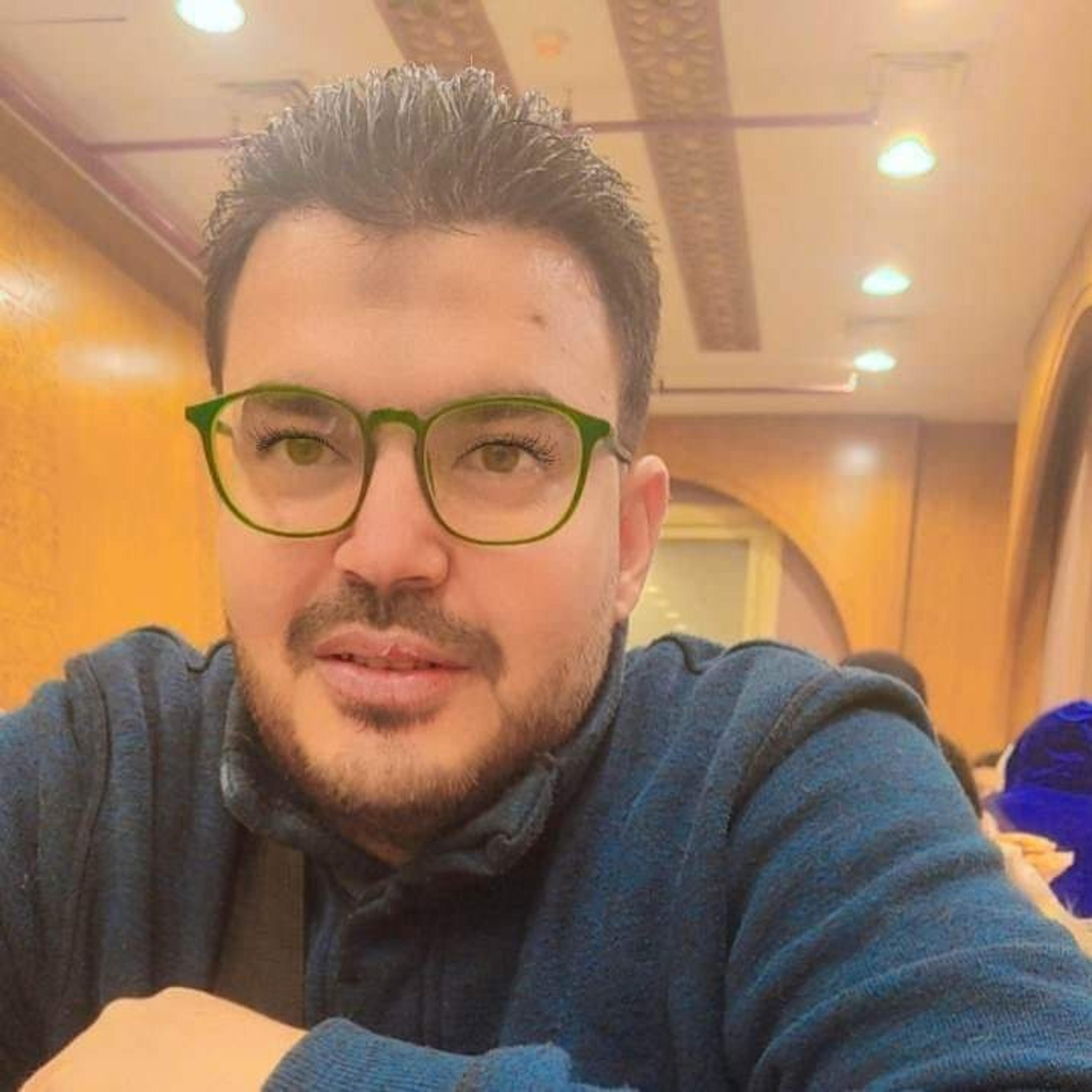 إيهاب خليل