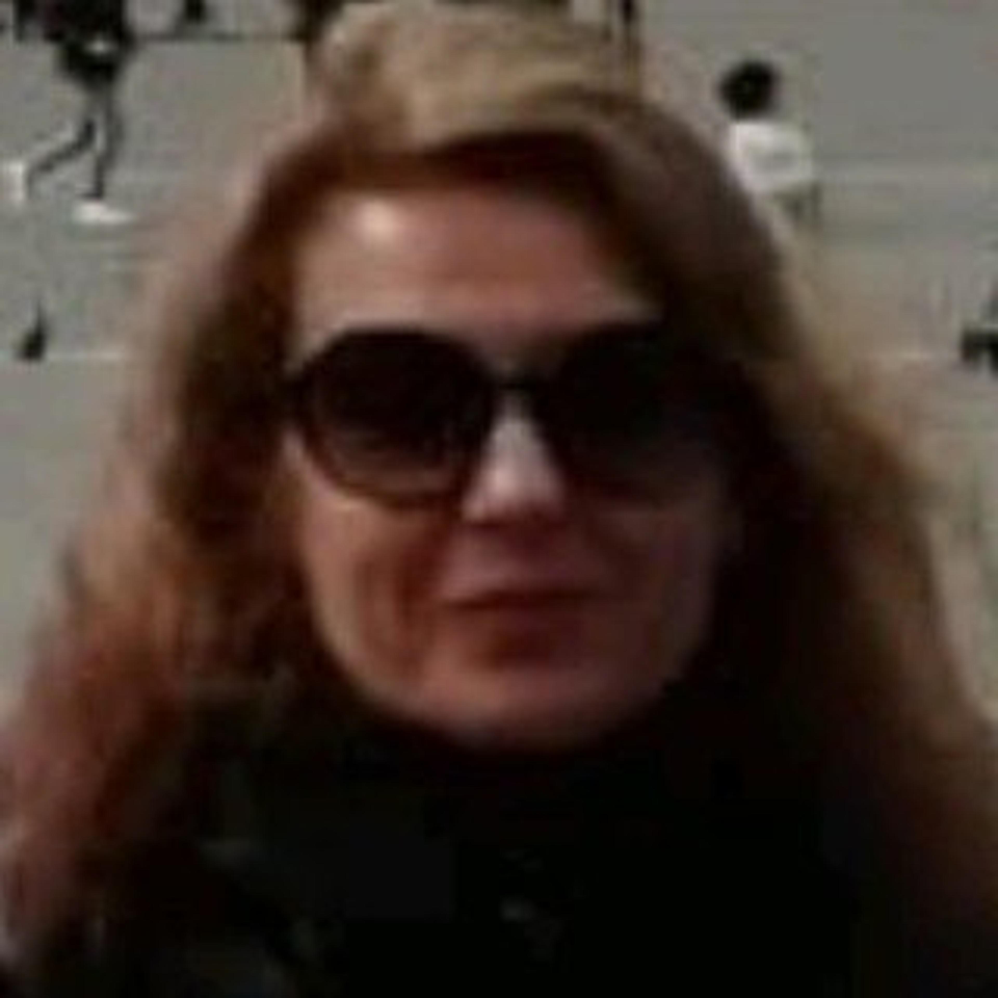 Anna Leone