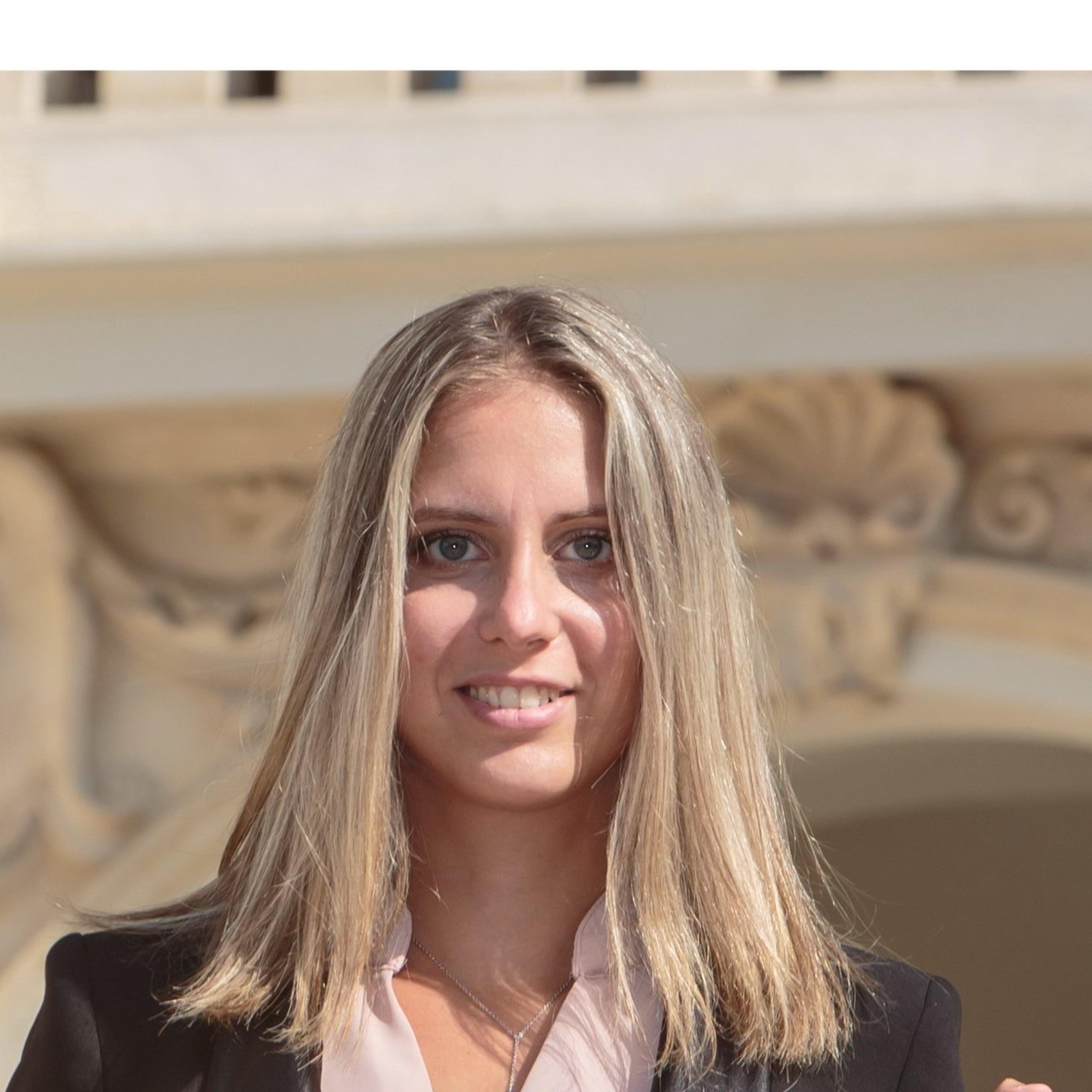 Alma De Luca