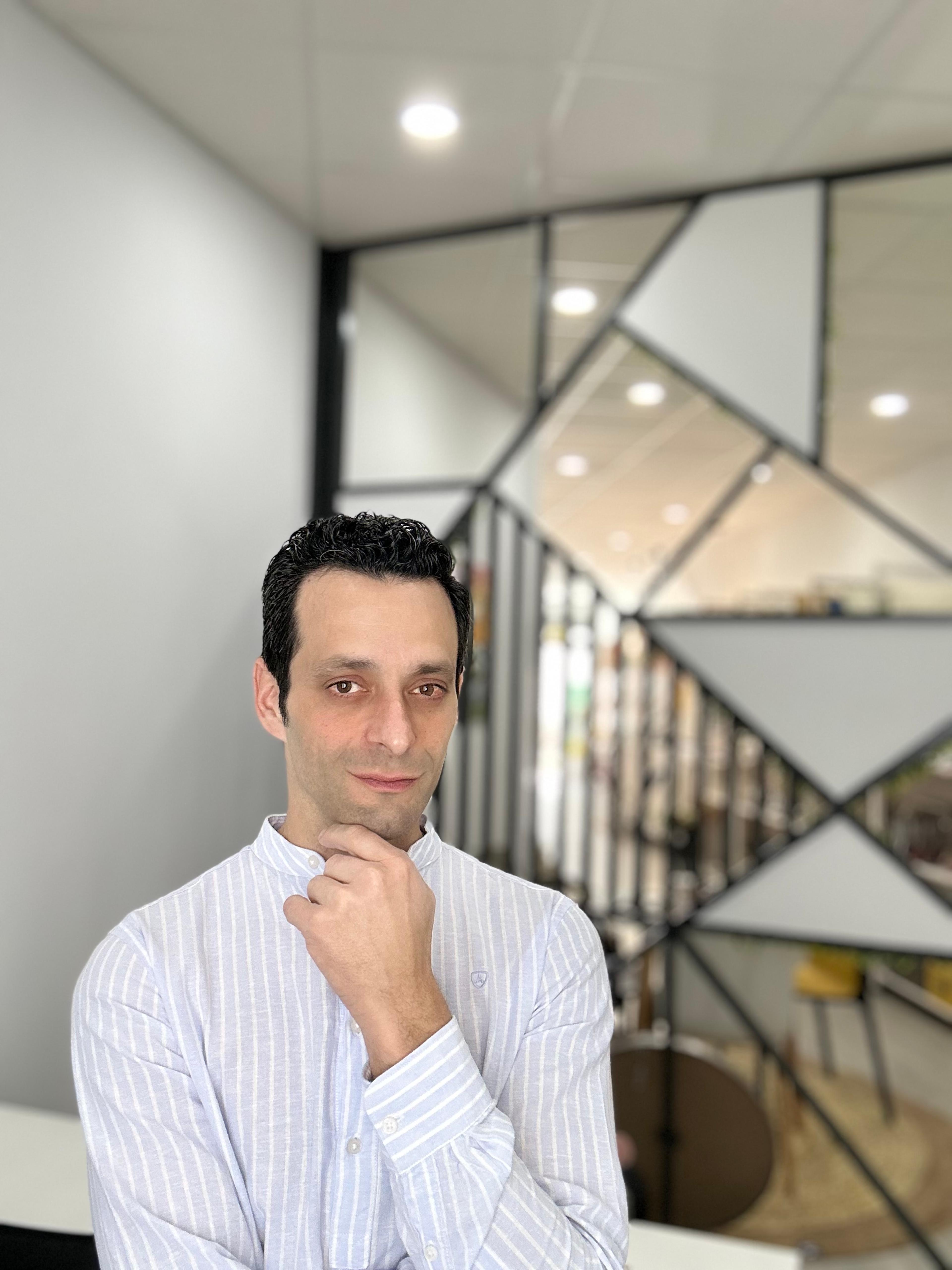 LUIS LIMÓN