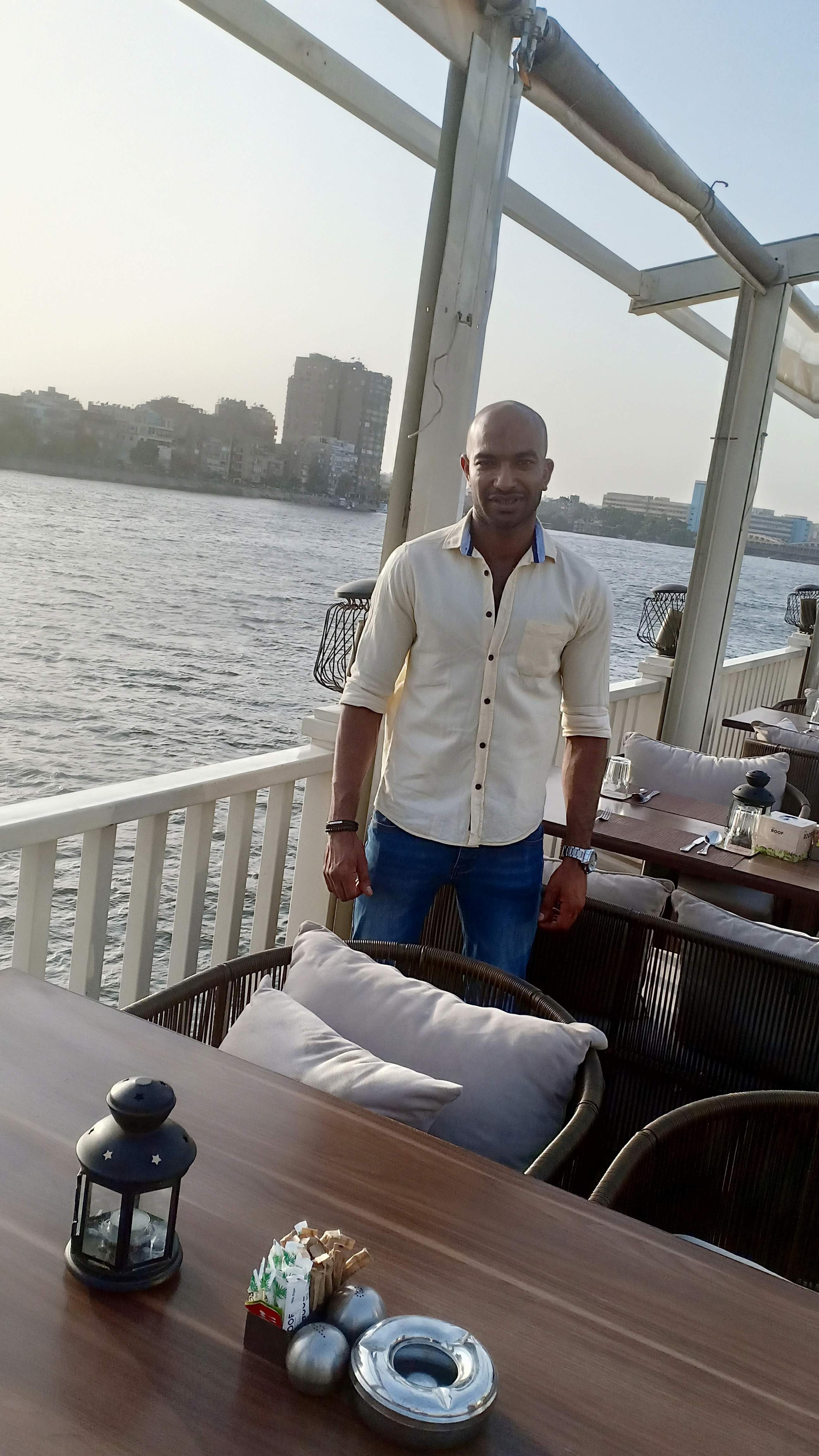 ايمن عبد النعيم