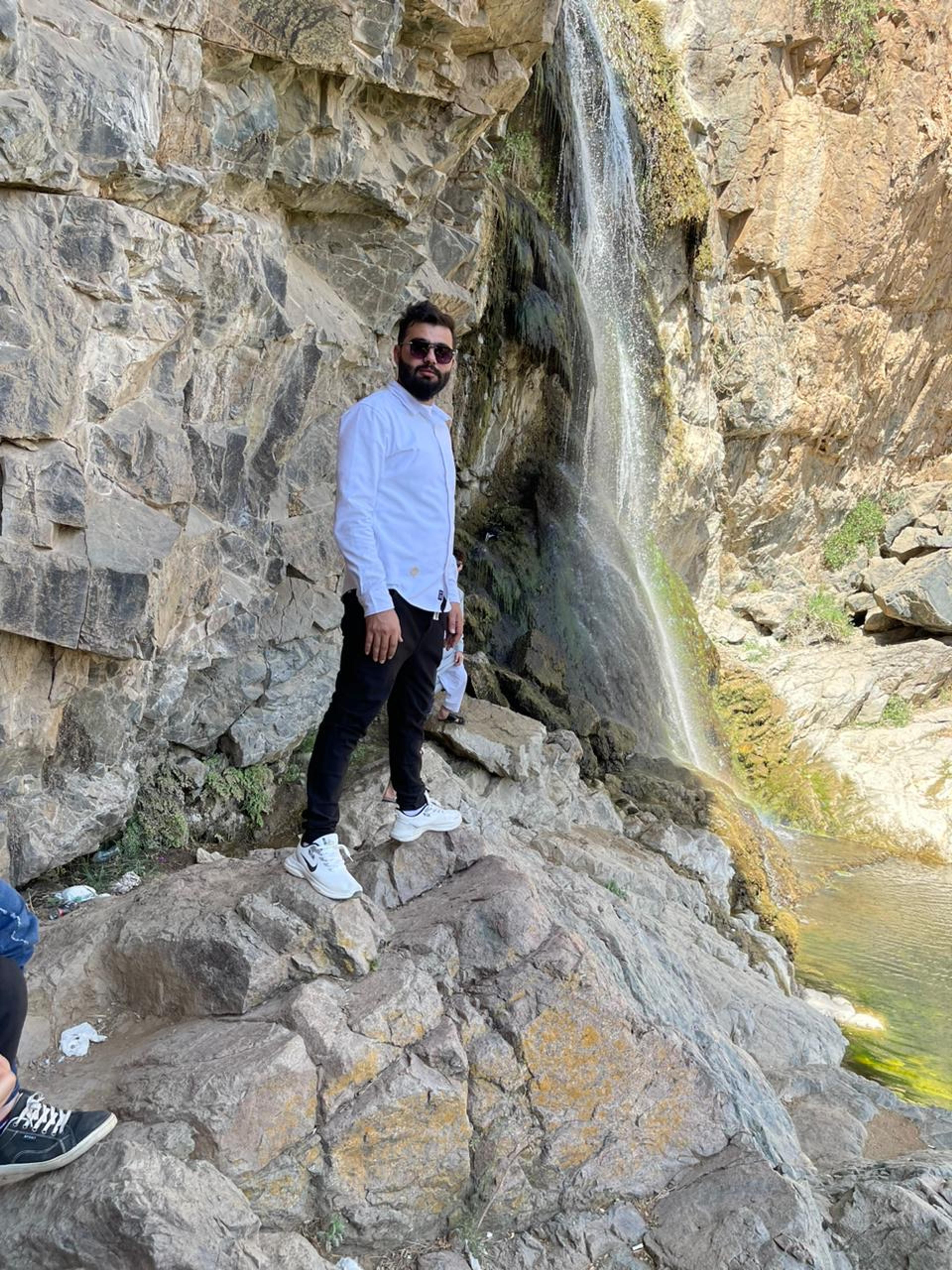معلم بلاط