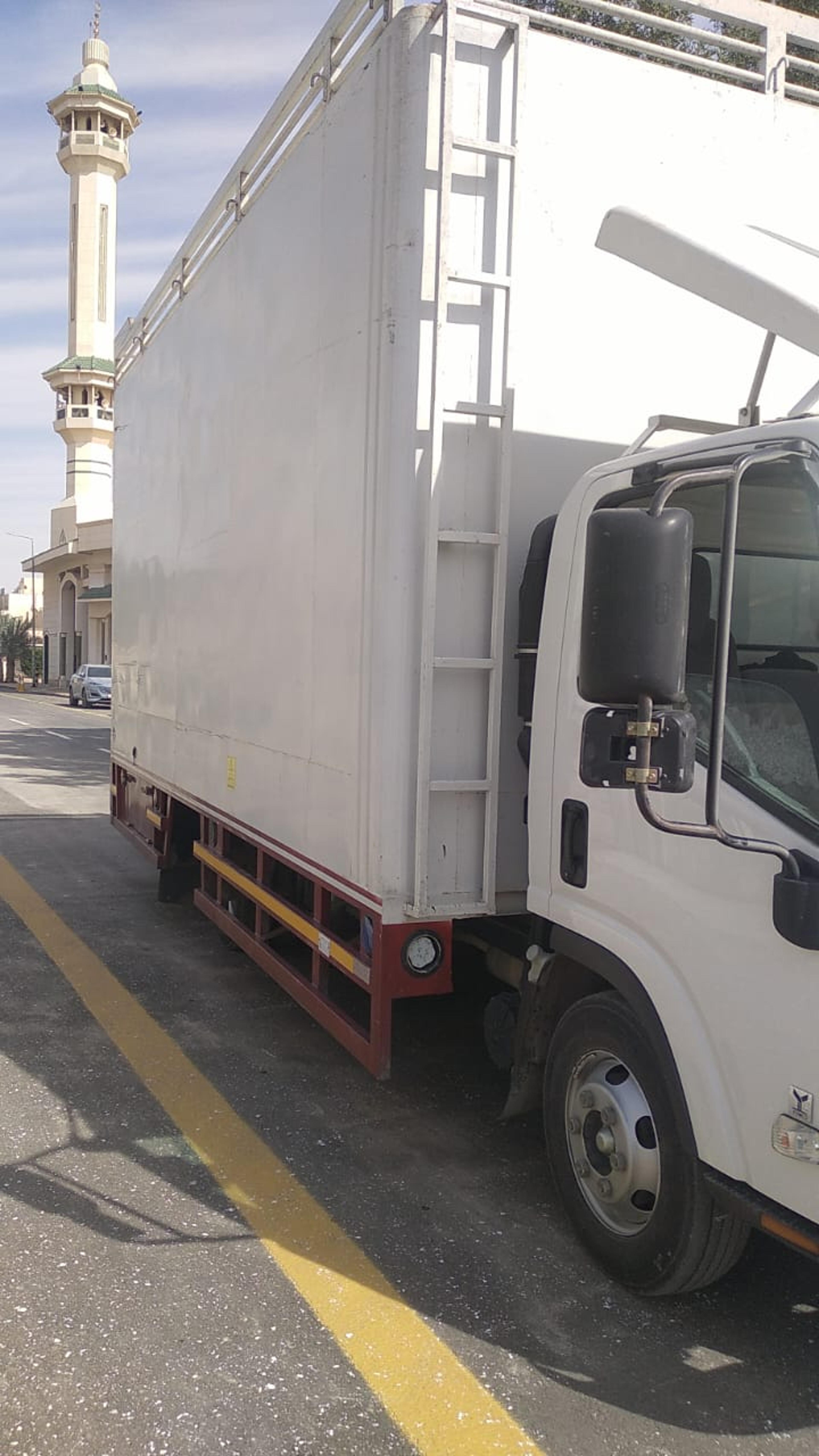 نقل عفش داخل وخارج الرياض