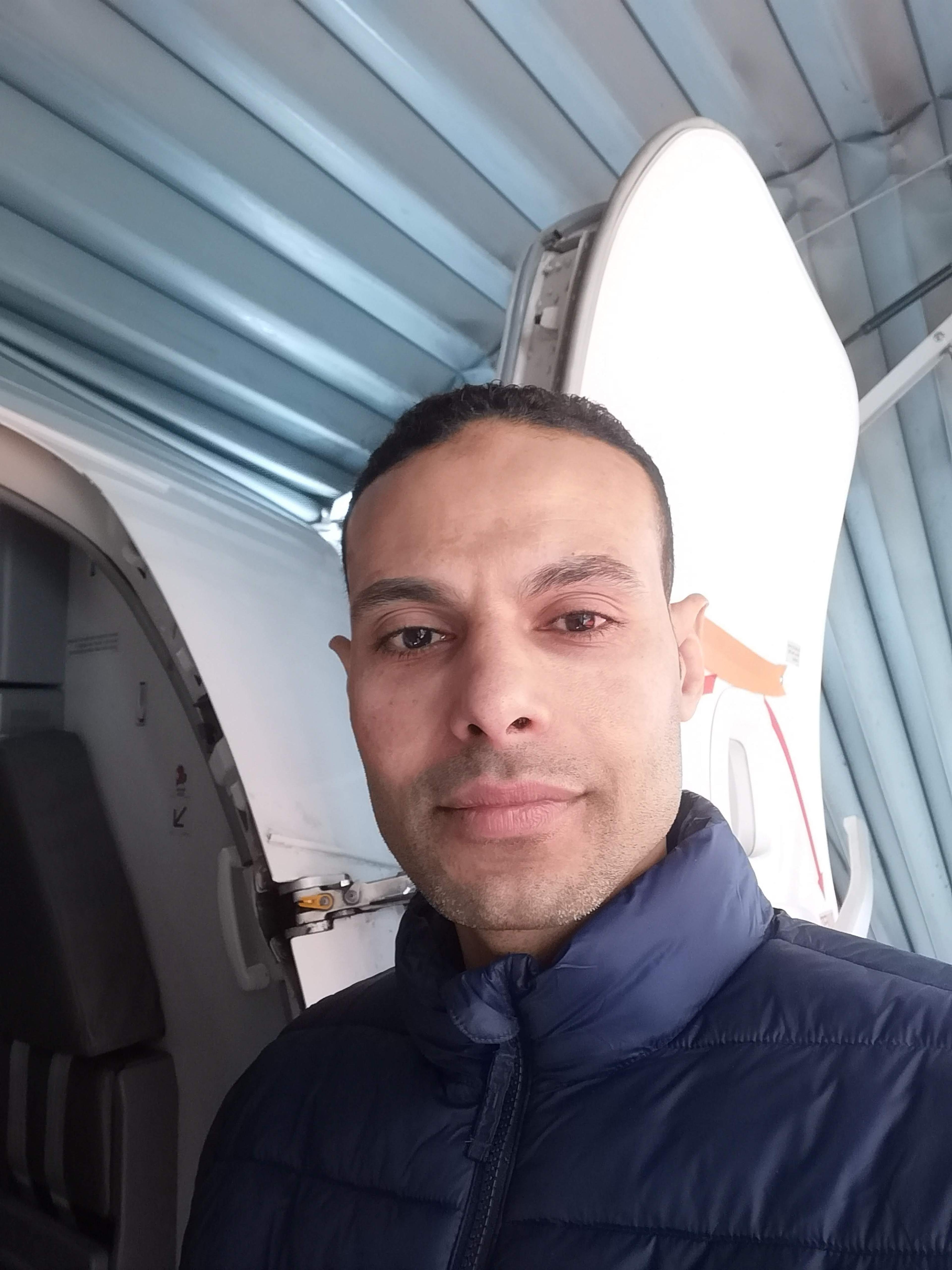وان تك