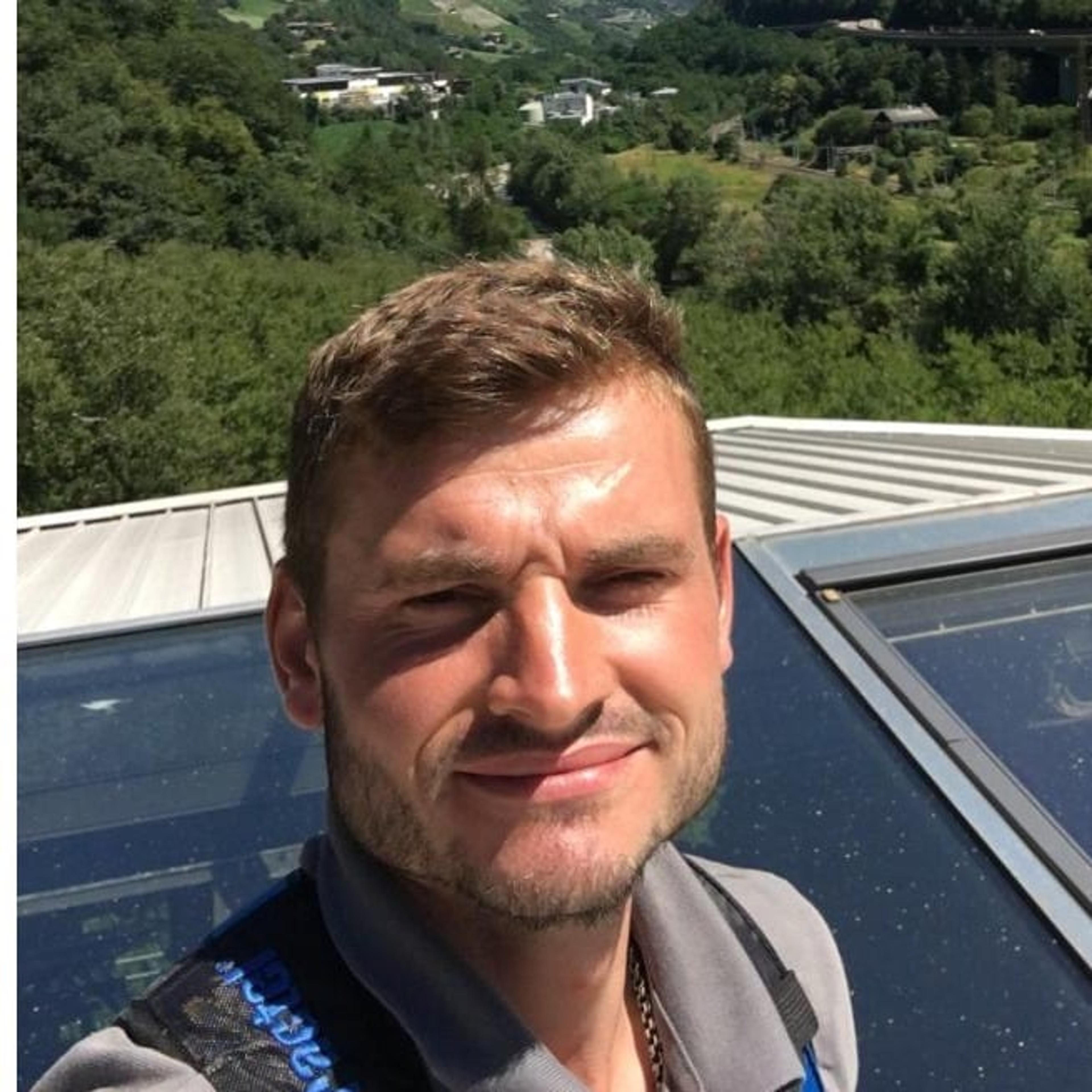 Alesi di Alex Suhaci