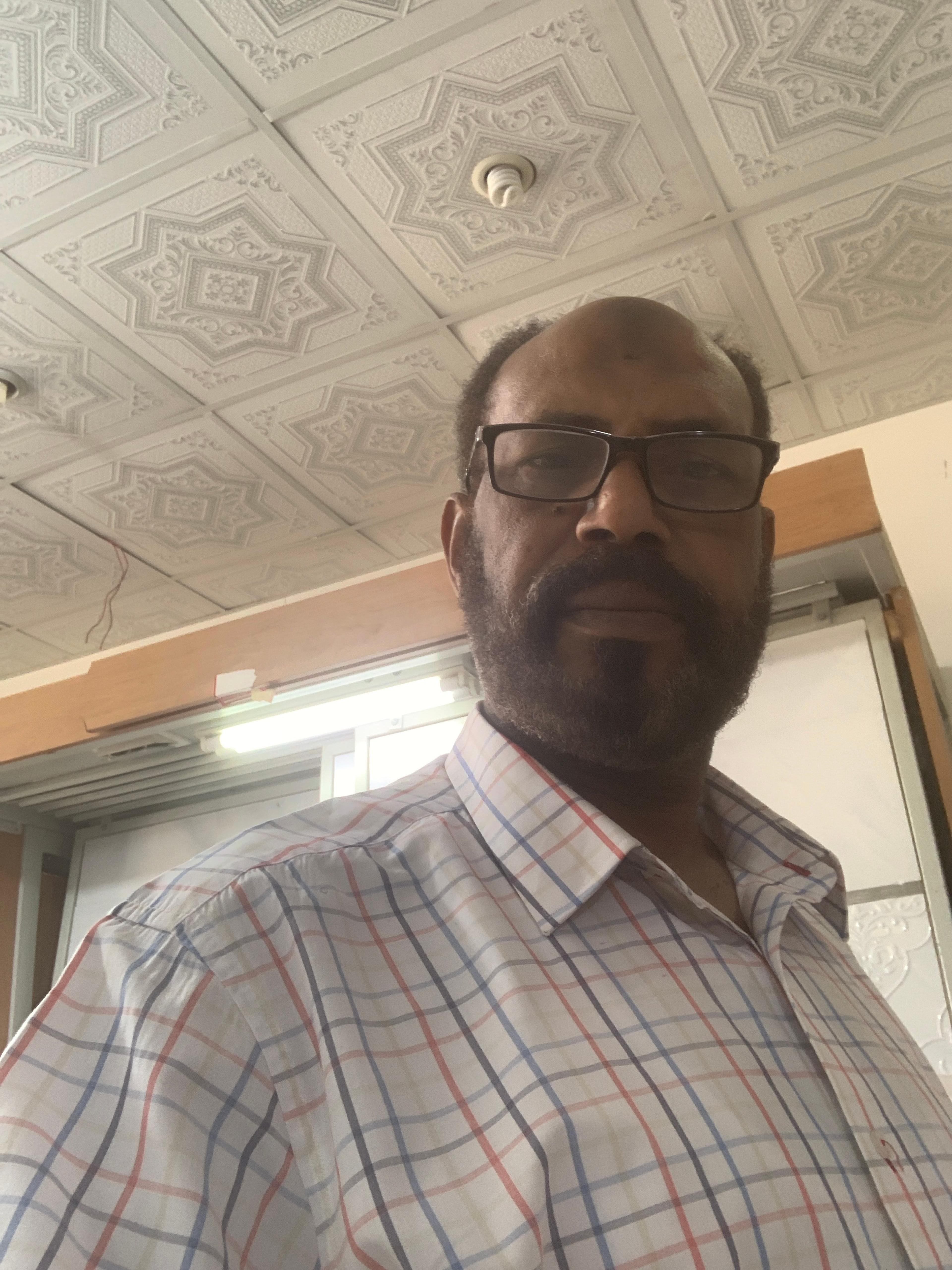 المقر الثابت السراميك والرخام