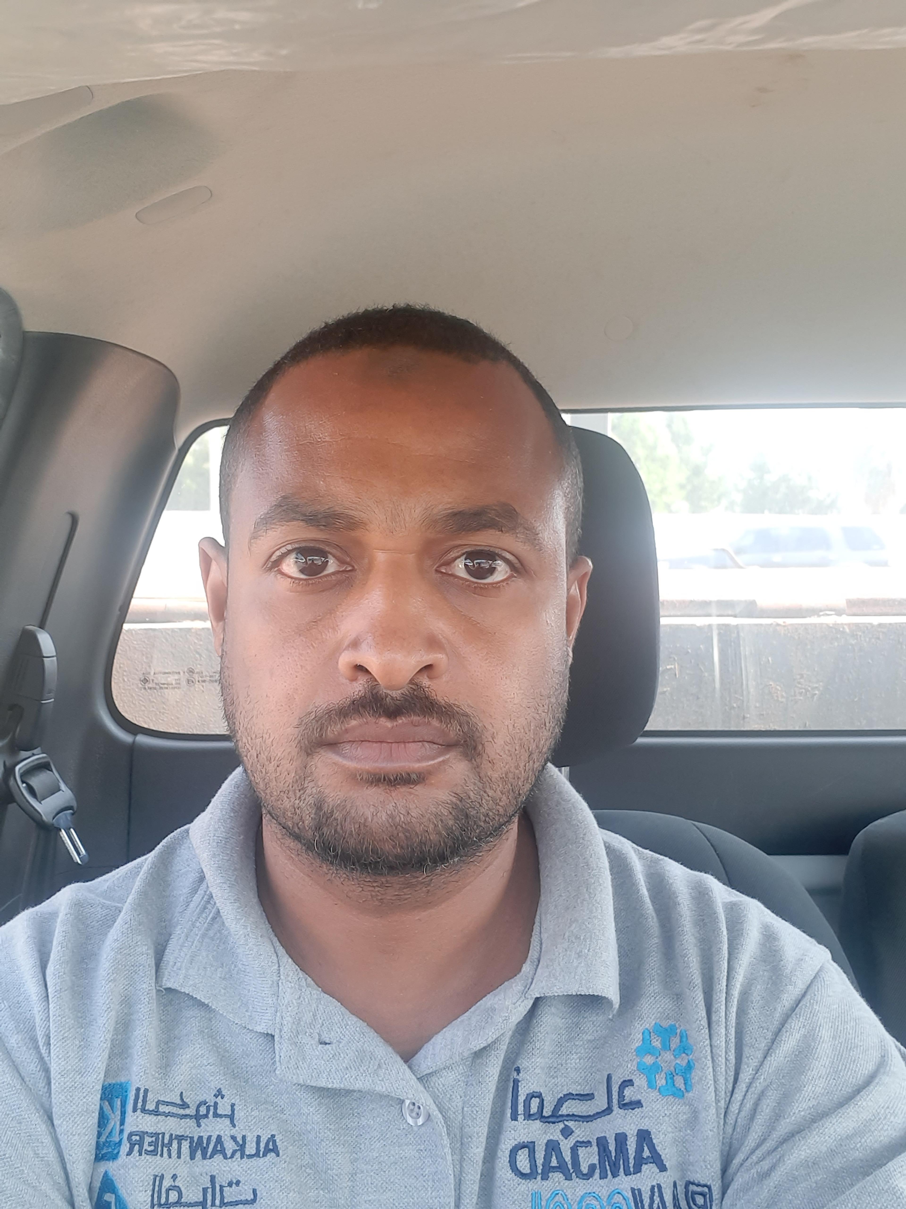 علي محمدالمؤتمن