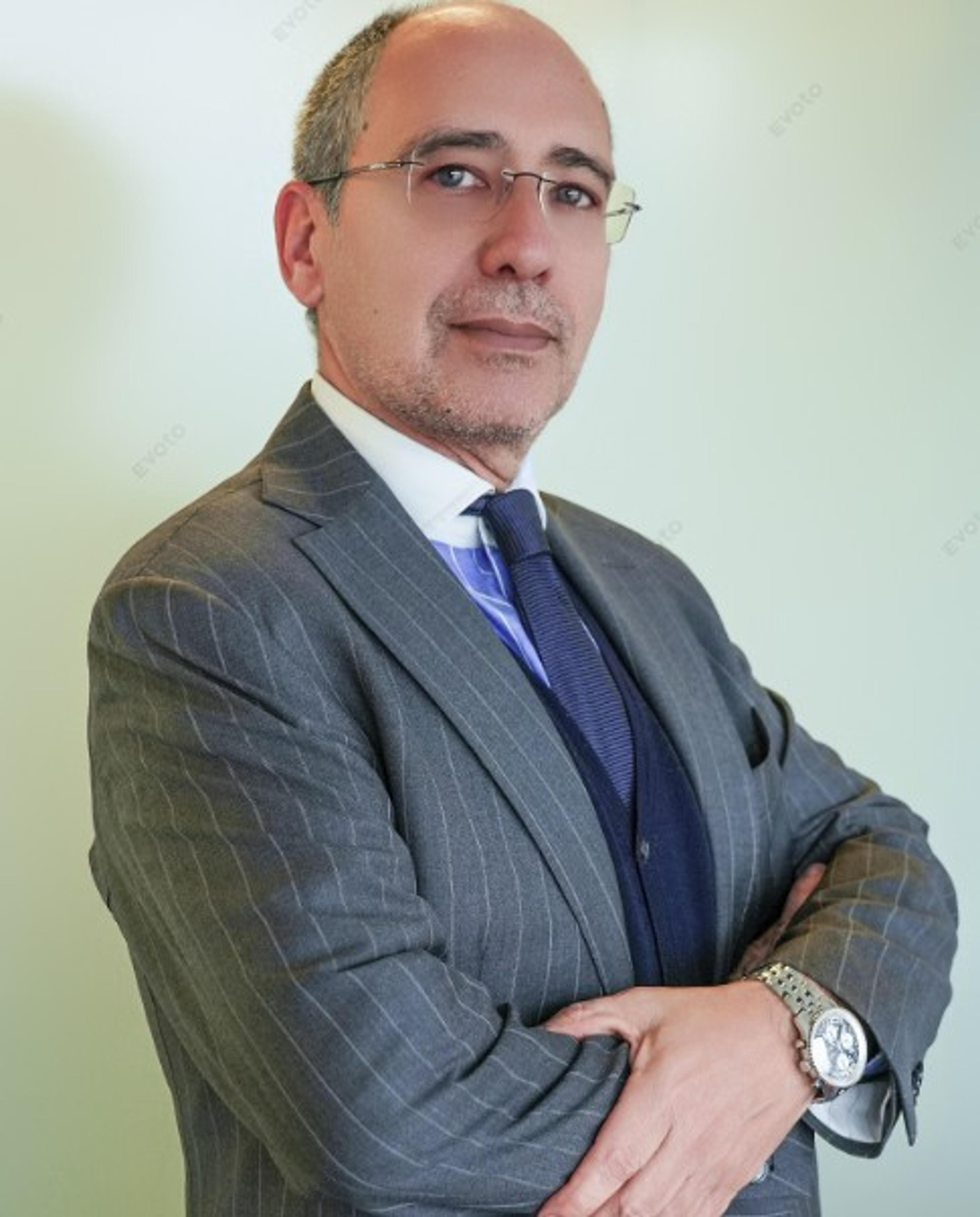Claudio L
