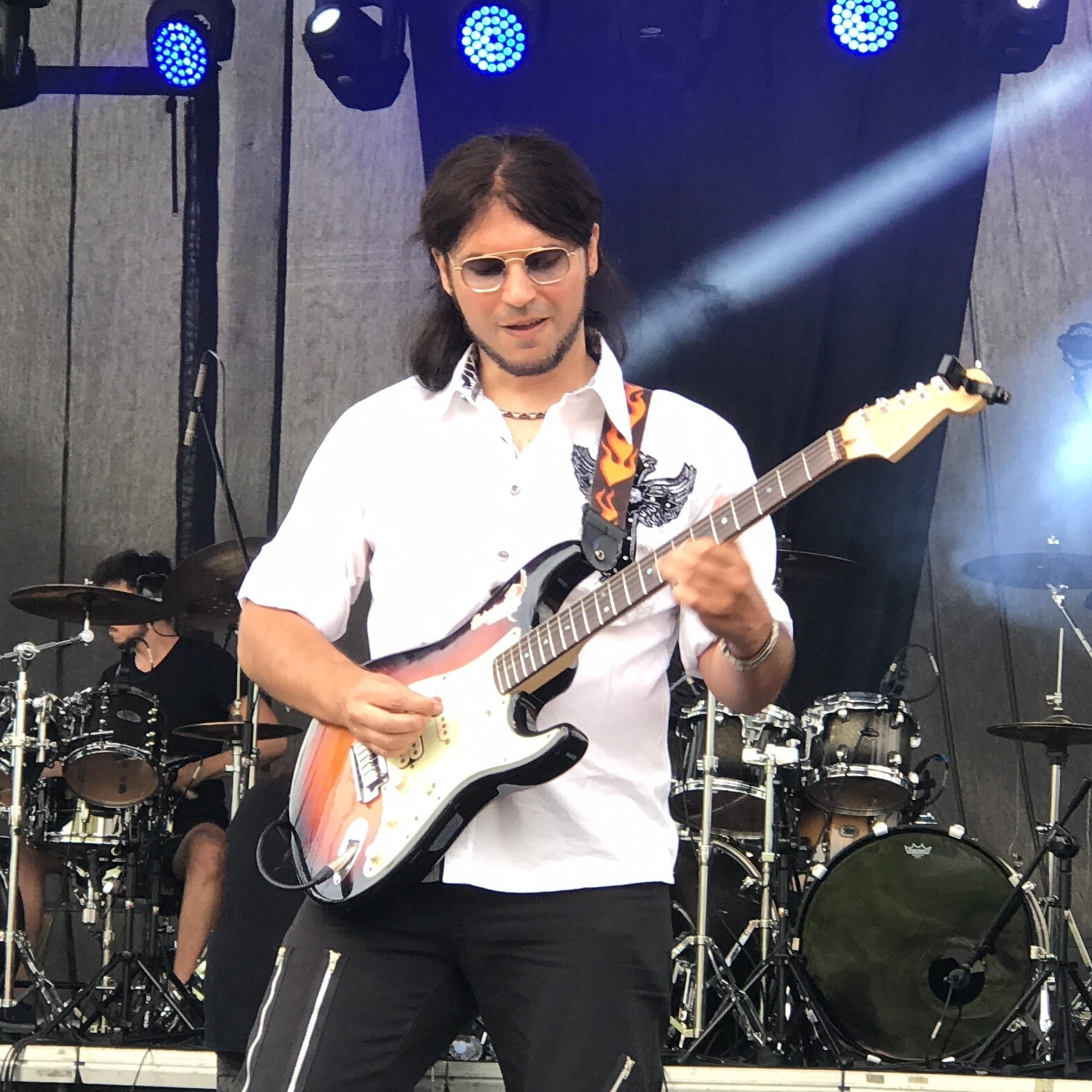 LEZIONI DI CHITARRA MODERNA (ELETTRICA, ACUSTICA O CLASSICA)
