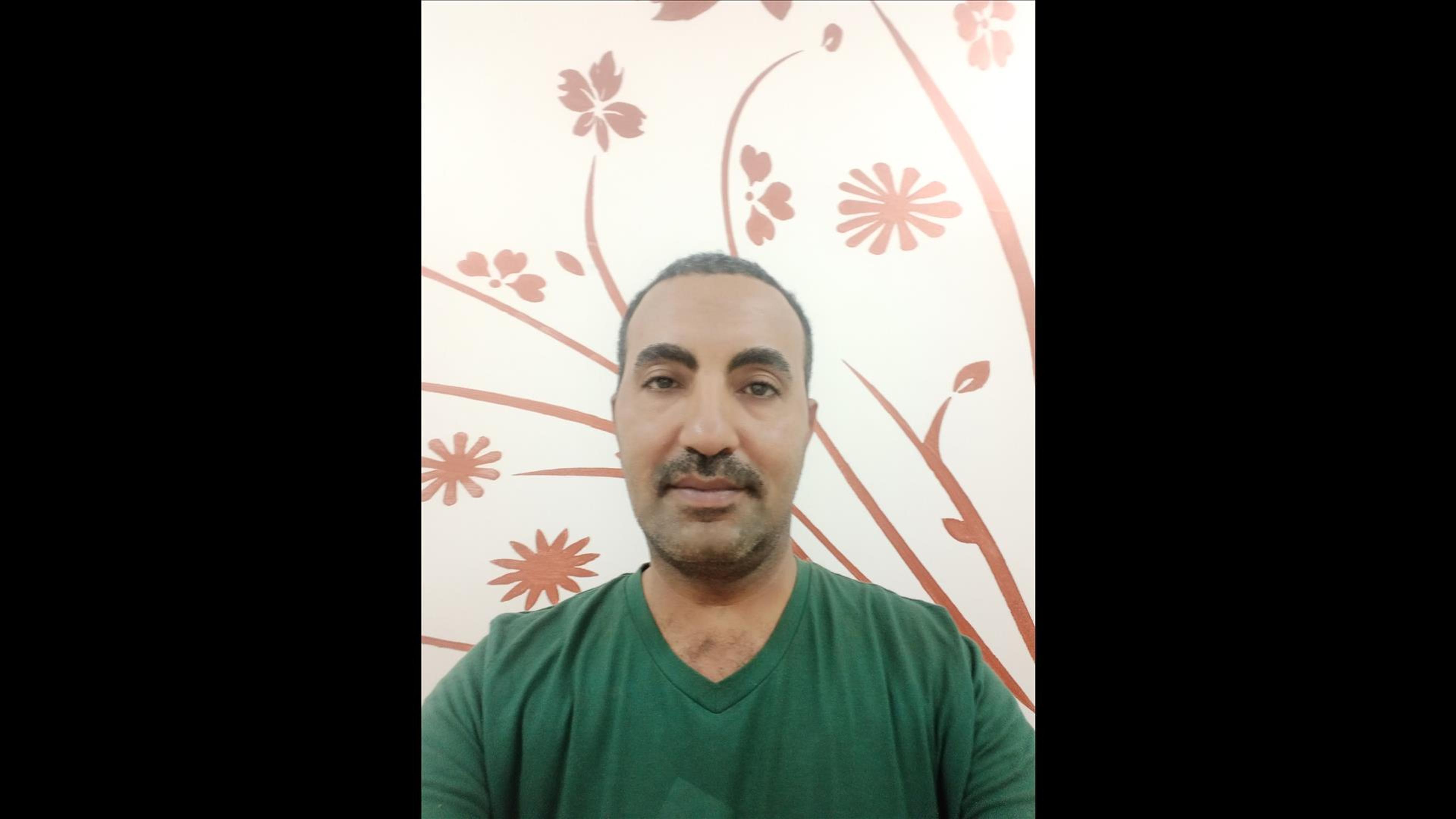 اشرف محمد ابو العنيين