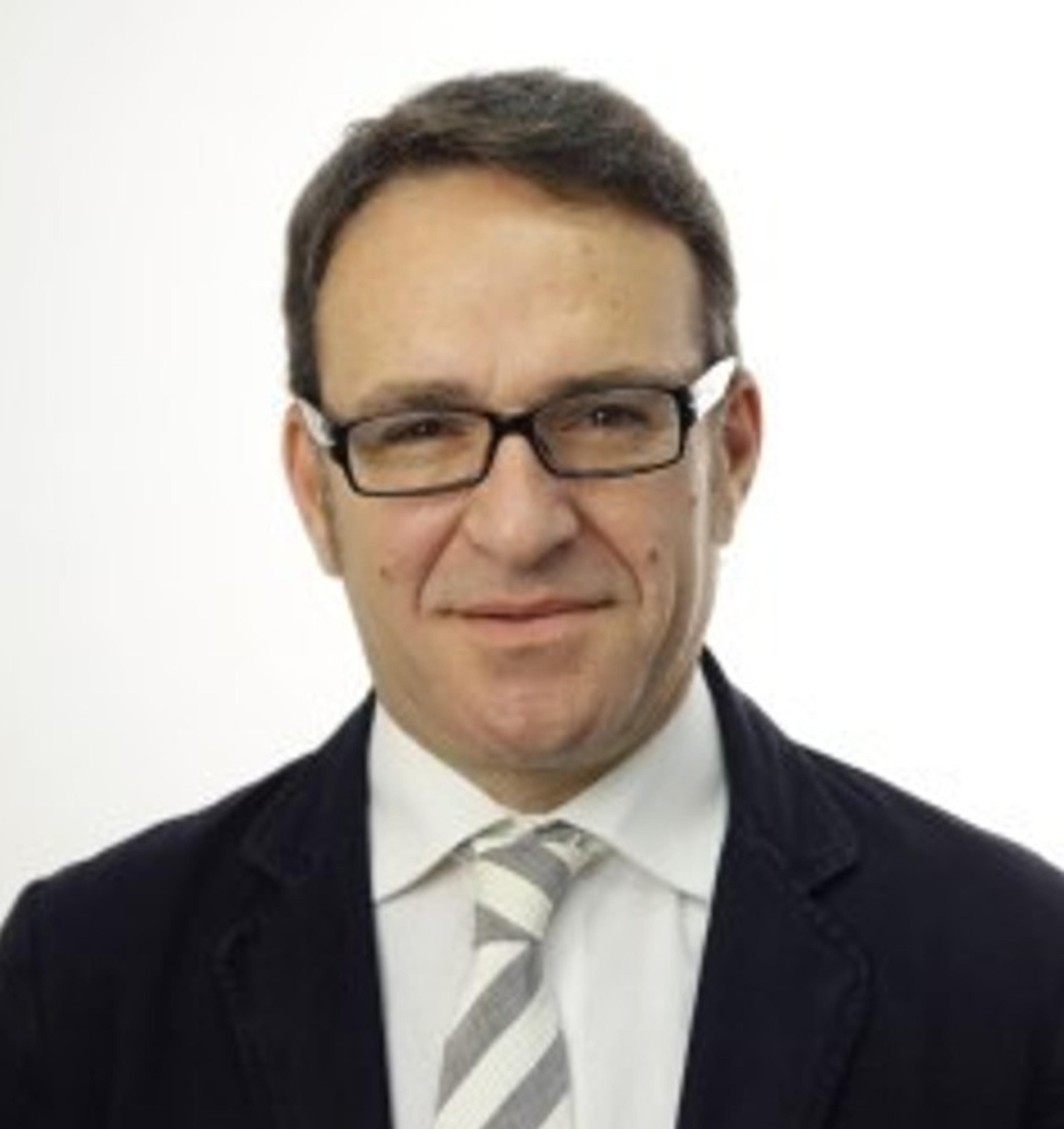 EDUARDO DE CRESCENZO