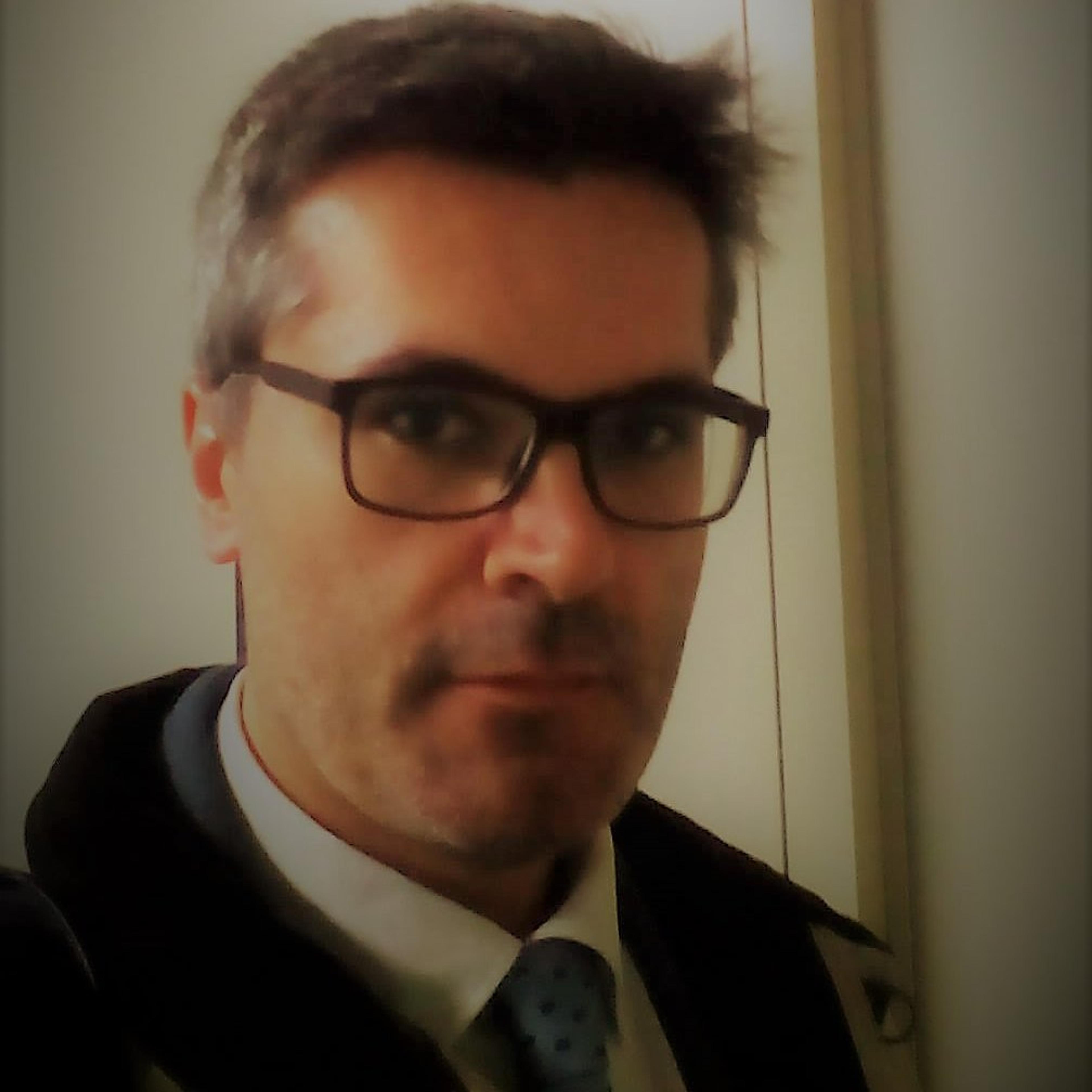 Avvocato Massimiliano di Flora