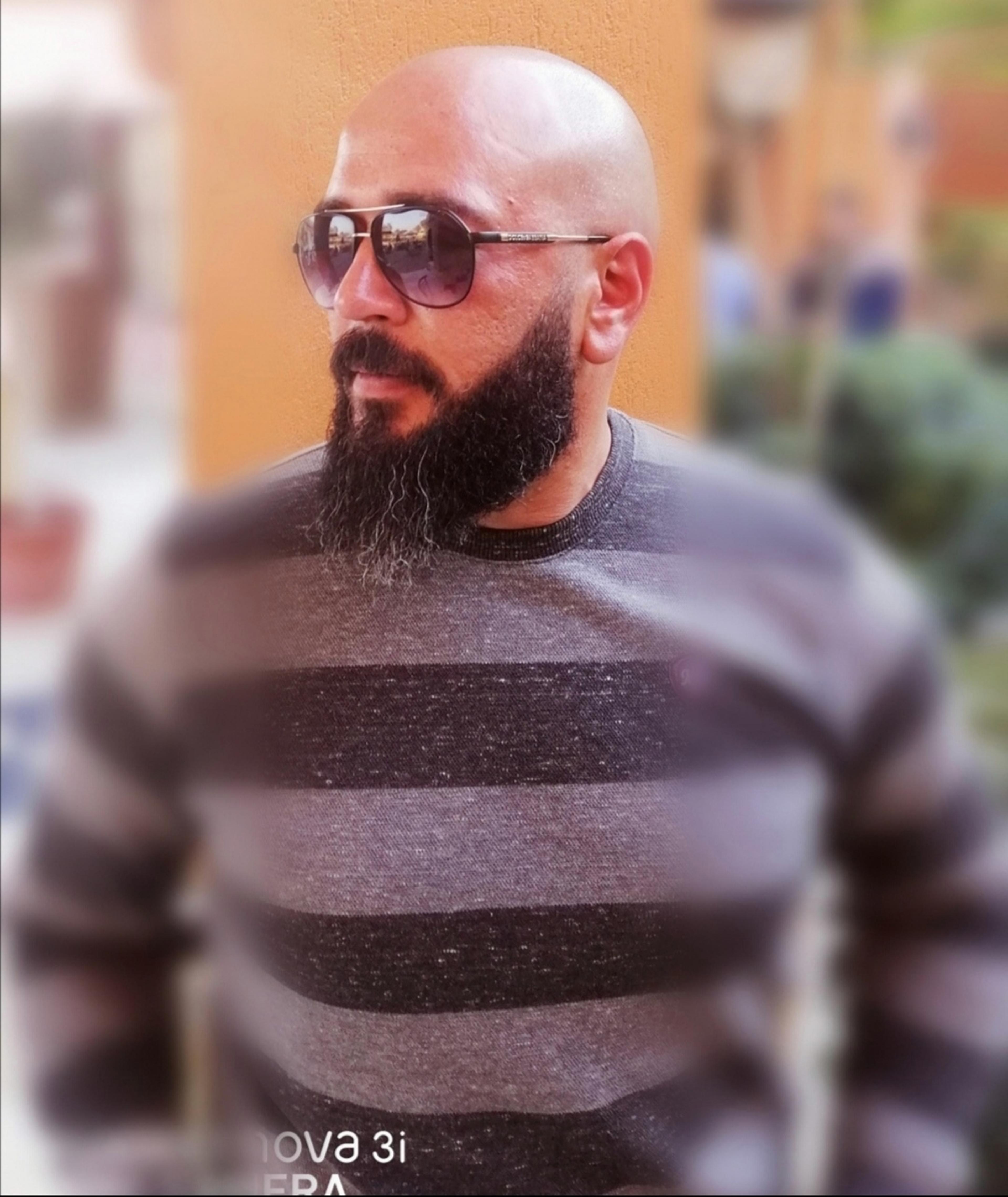 عمرو على