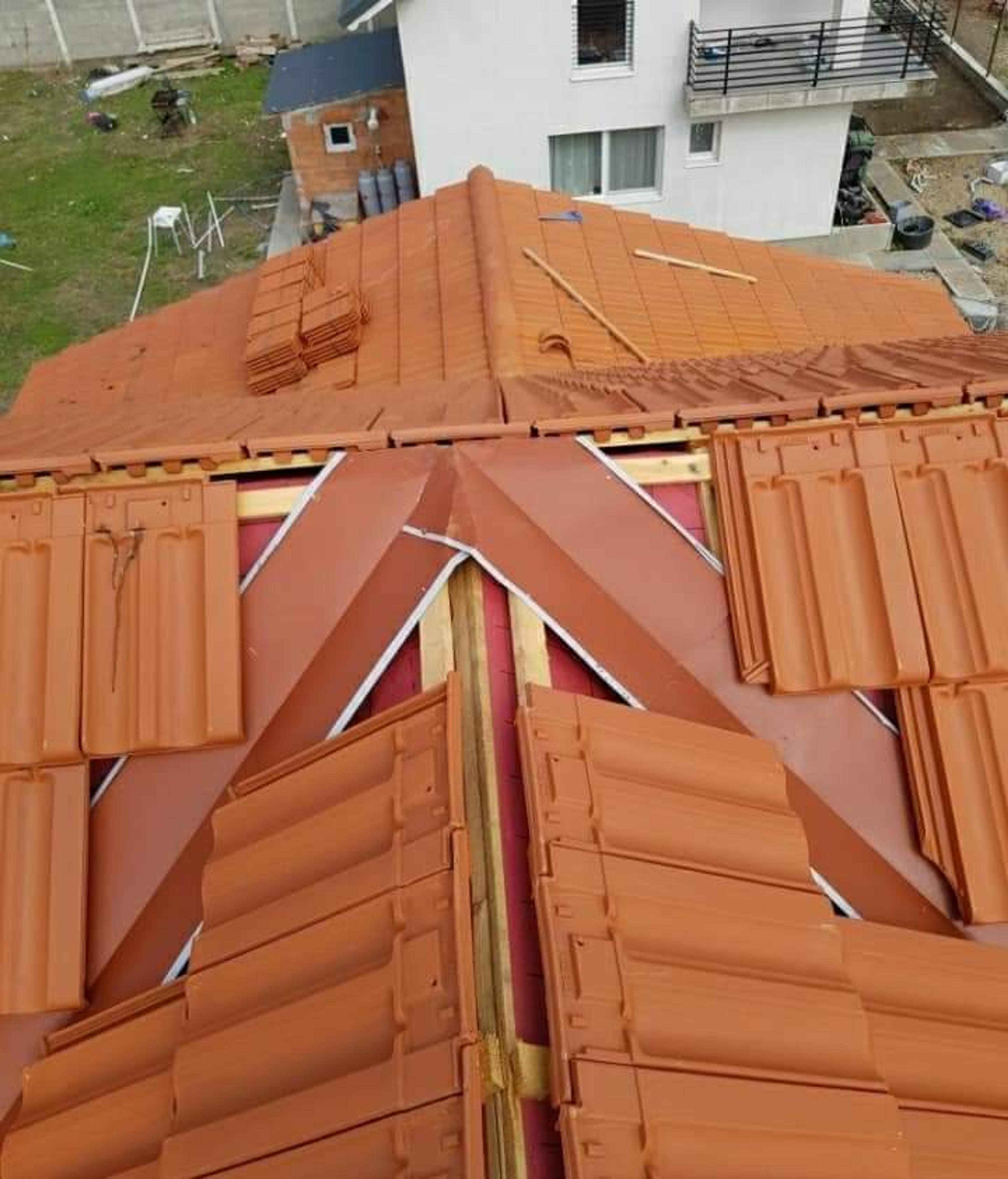 Reparatii și montaj acoperis
