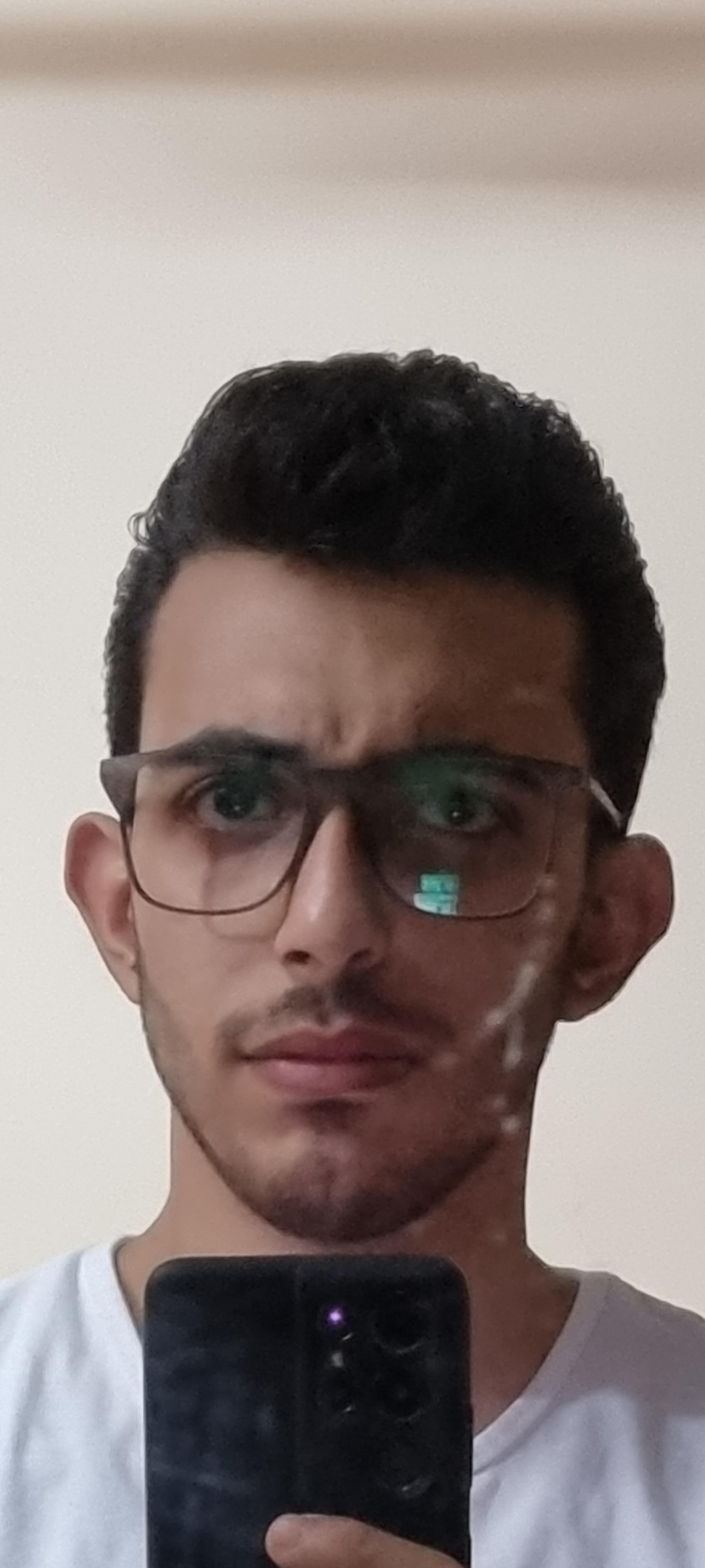 مصطفى كرم