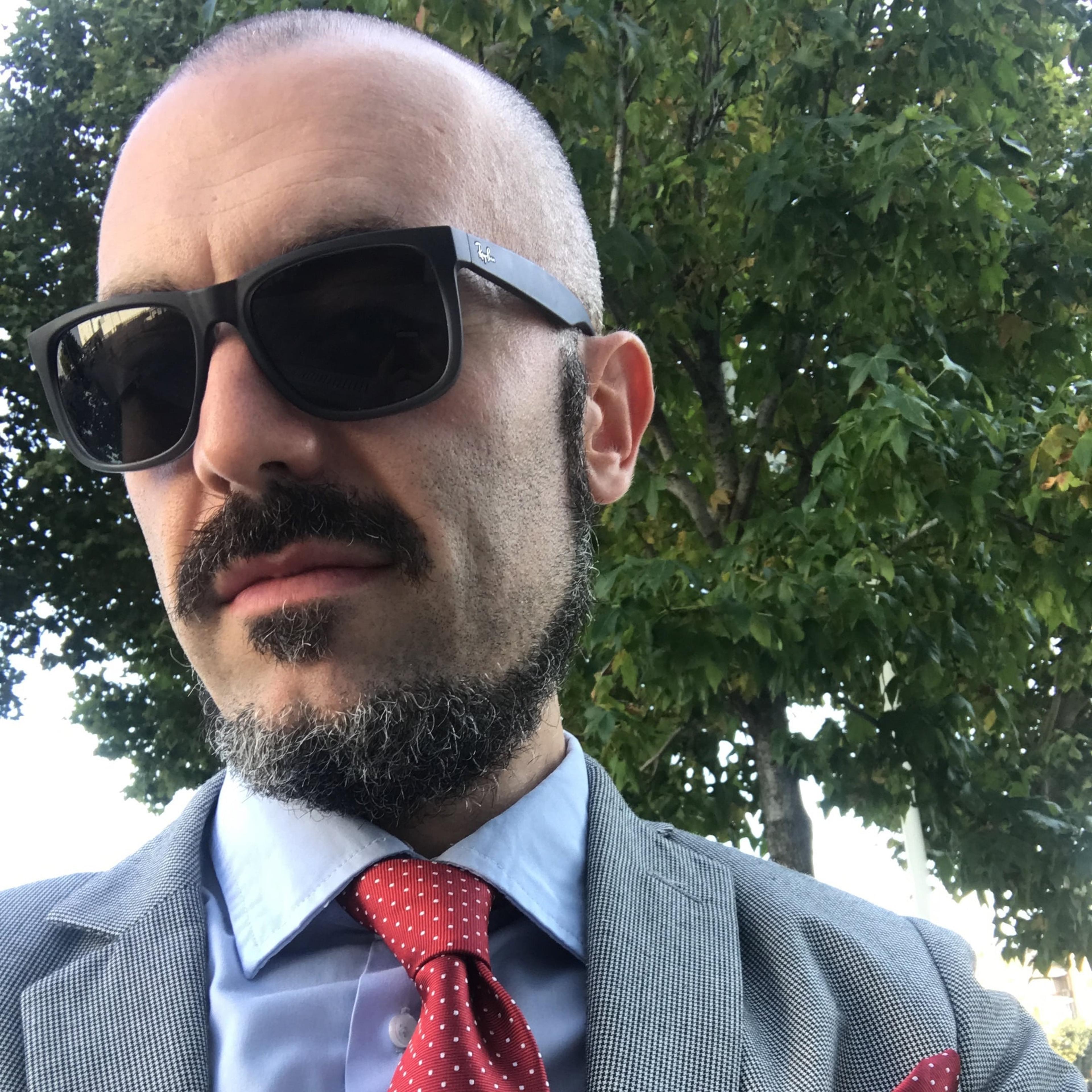 Avvocato Gianlupo Macolino offre patrocinio e consulenza legale in ambito civile e del lavoro
