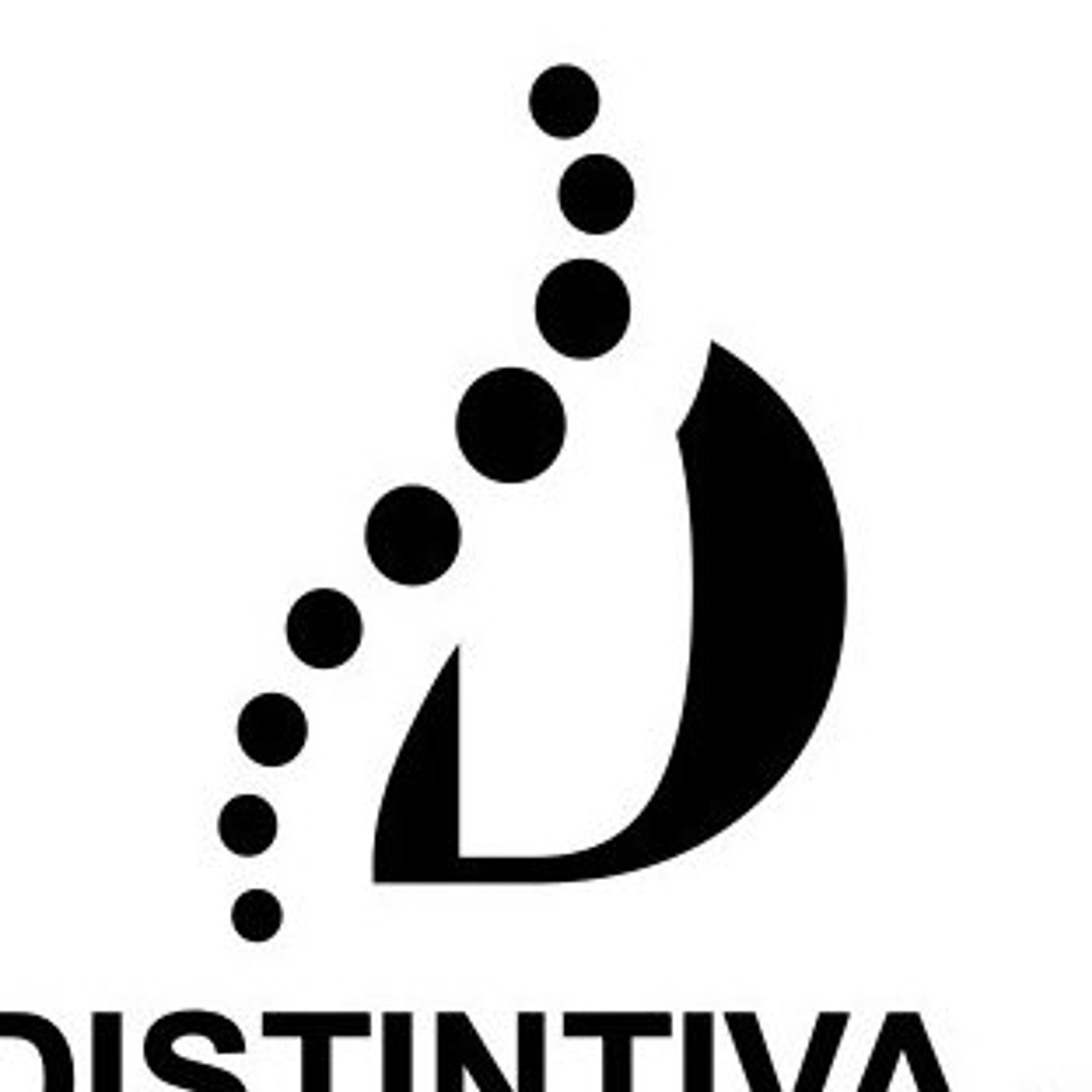 DISTINTIVA adv
