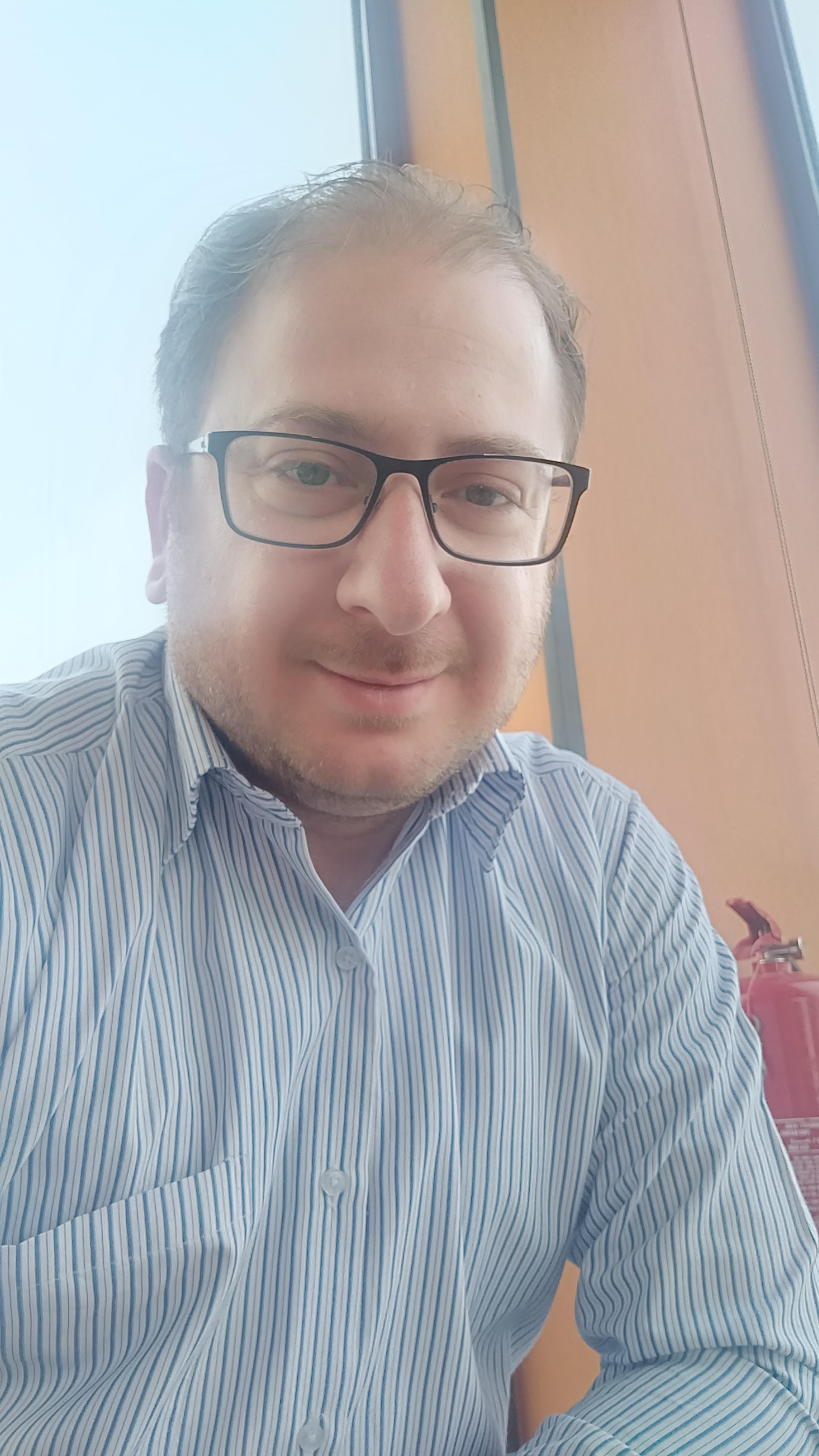 حسن حاج اسد
