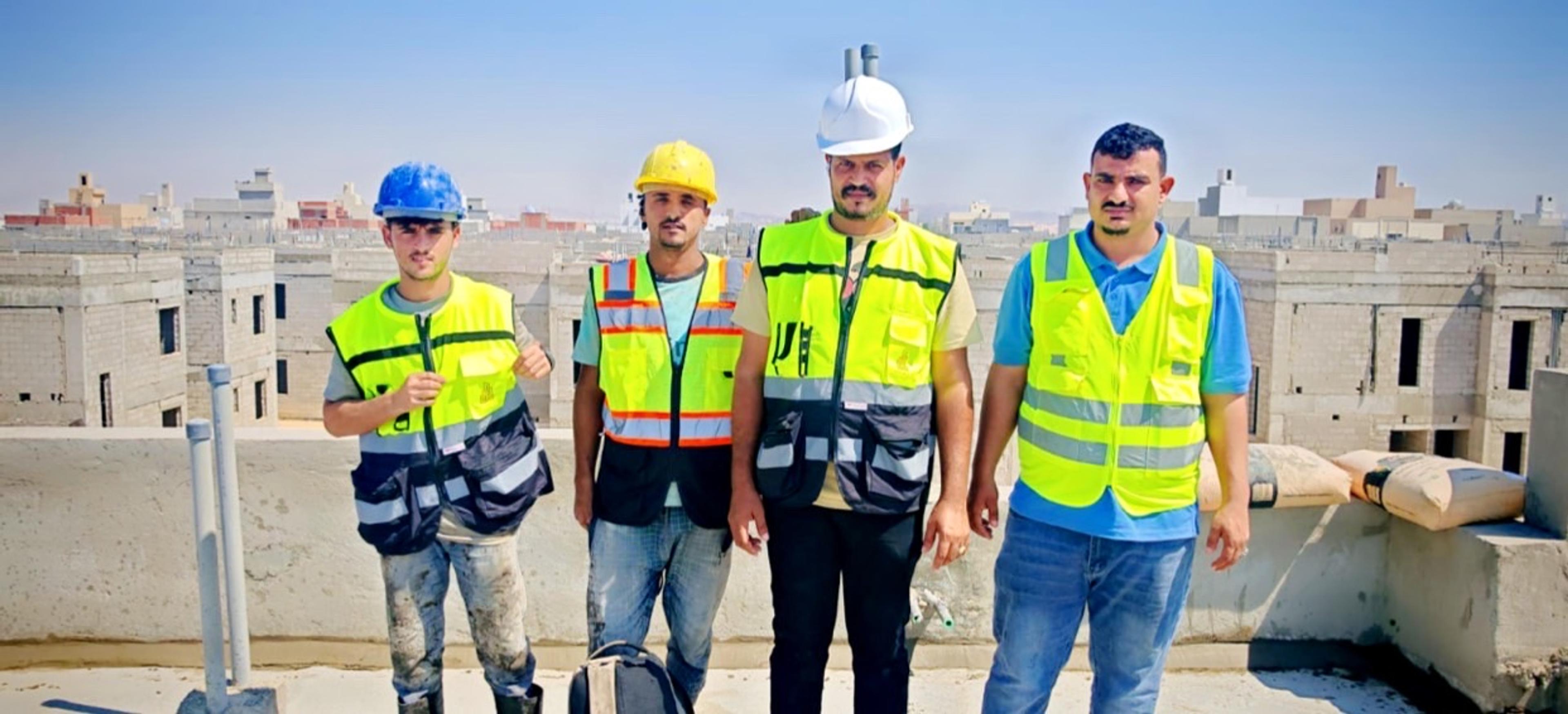 أعمال عزل مائي وحراري وعمال دهانات