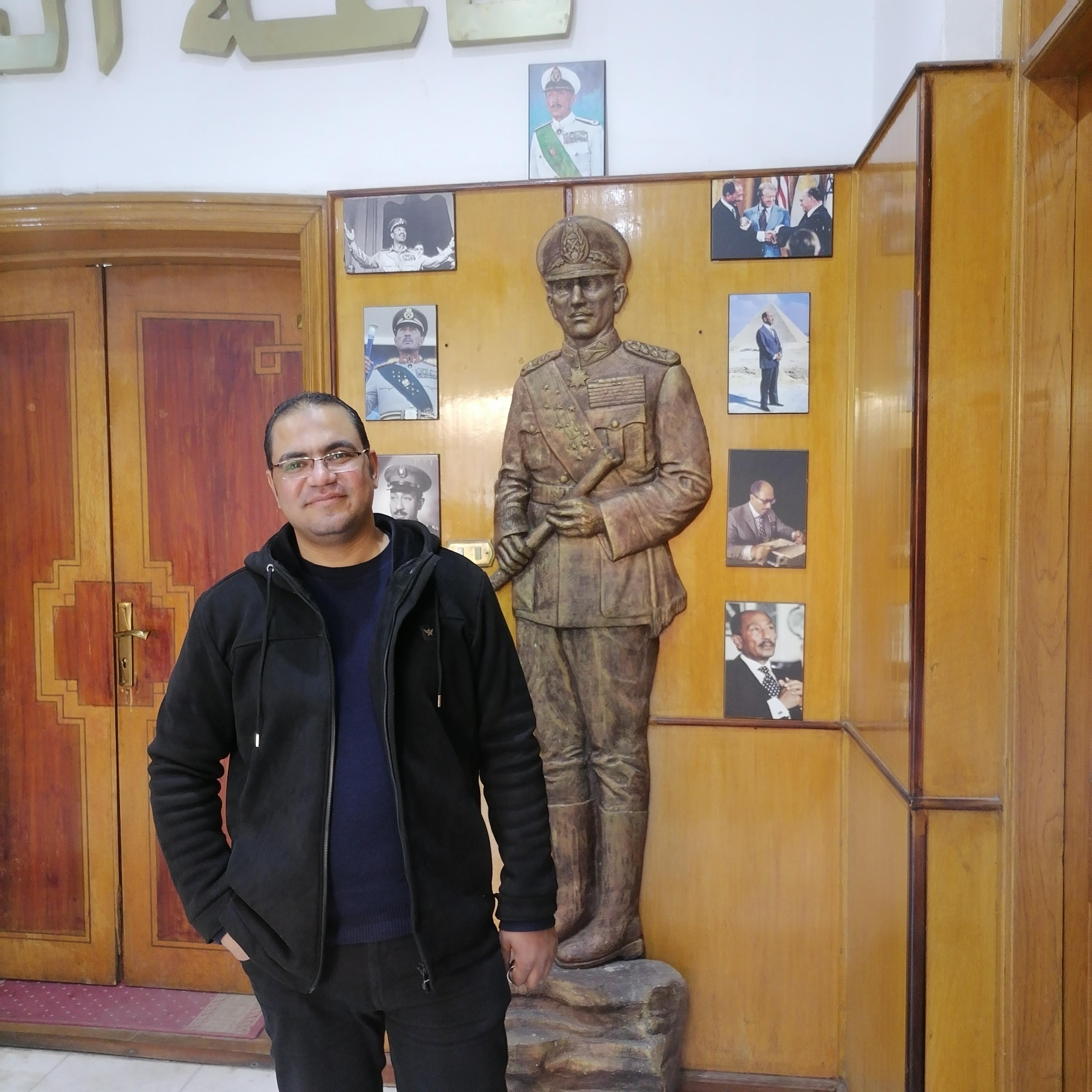 حسام وهبه