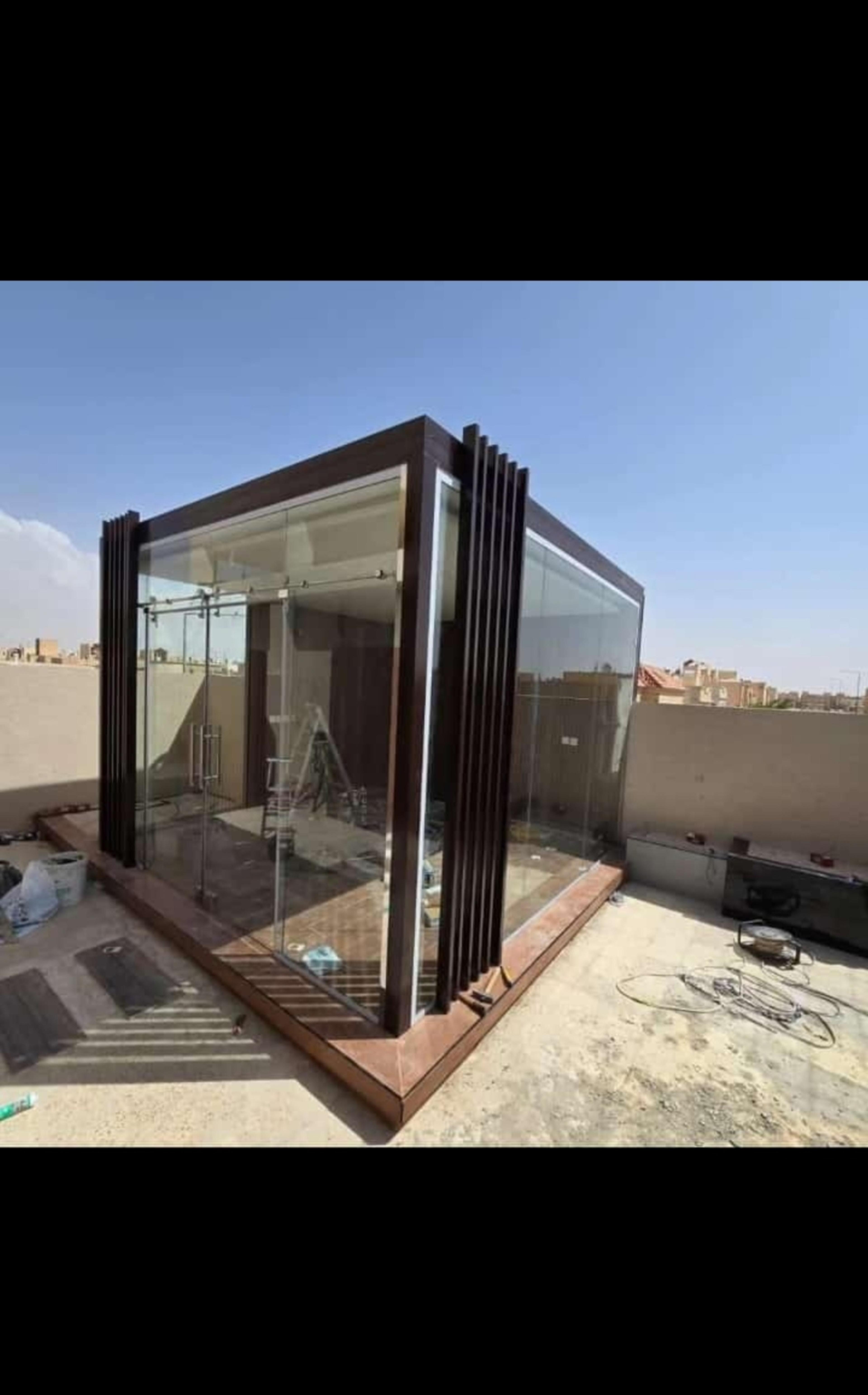 بن ناشر للزجاج وسكريت