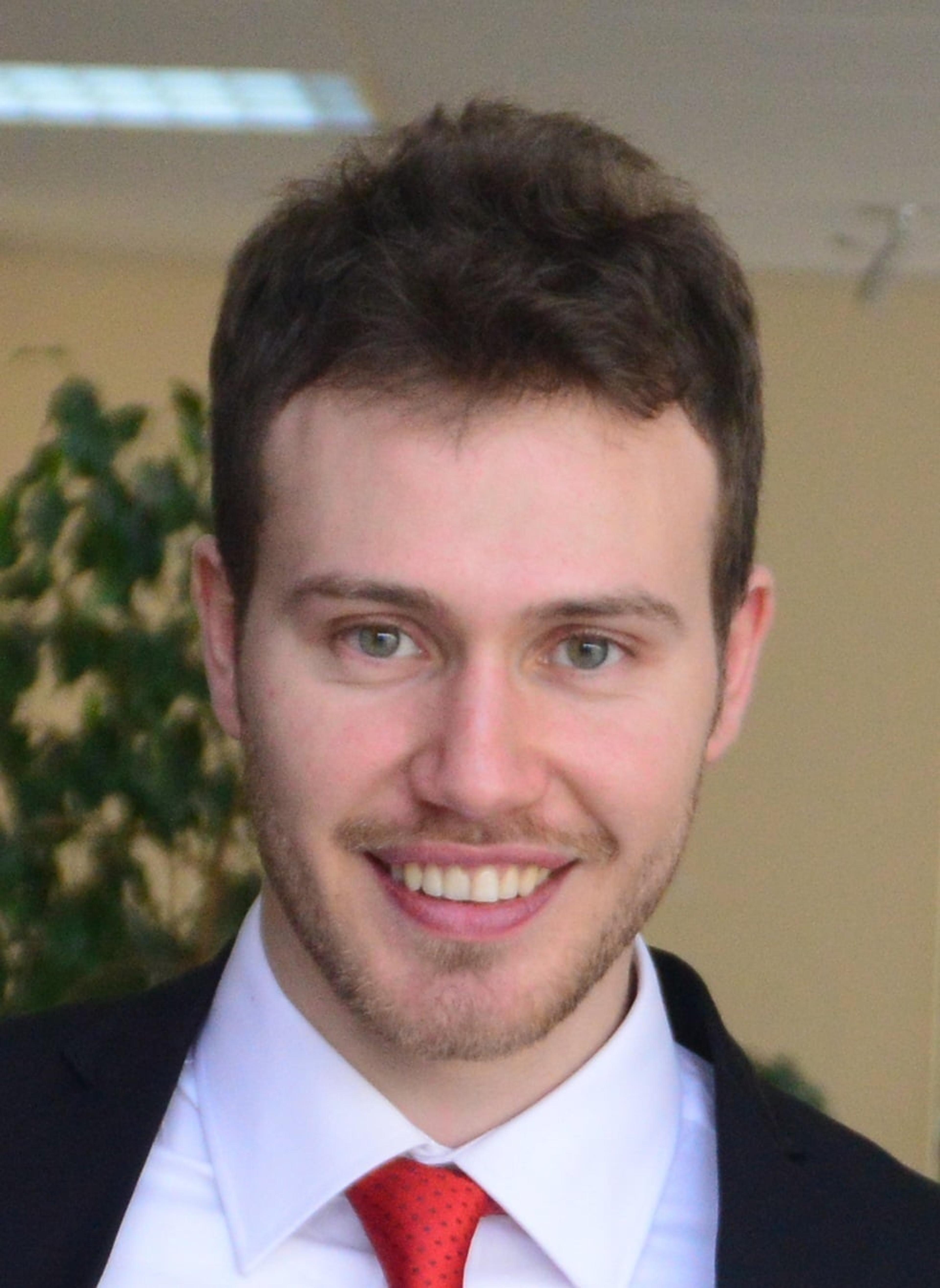 Trainer presso numerose aziende nel settore IT, Cofounder presso EasyVisure, Software Analyst & Full