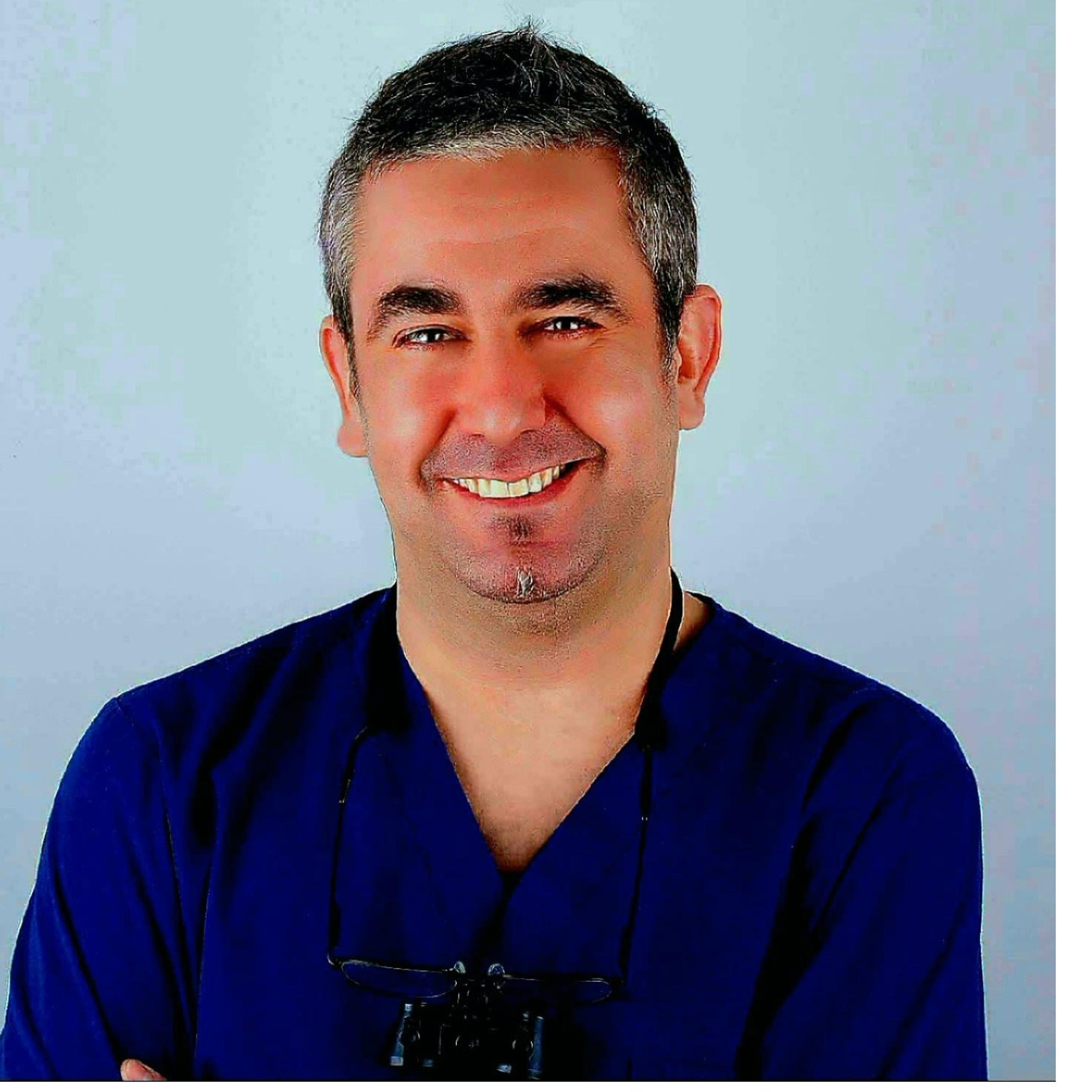 Prótesis Dental, Pŕótesis sobre Implantes. CEREC, dientes en el día. Estética Dental. Odontología Ge