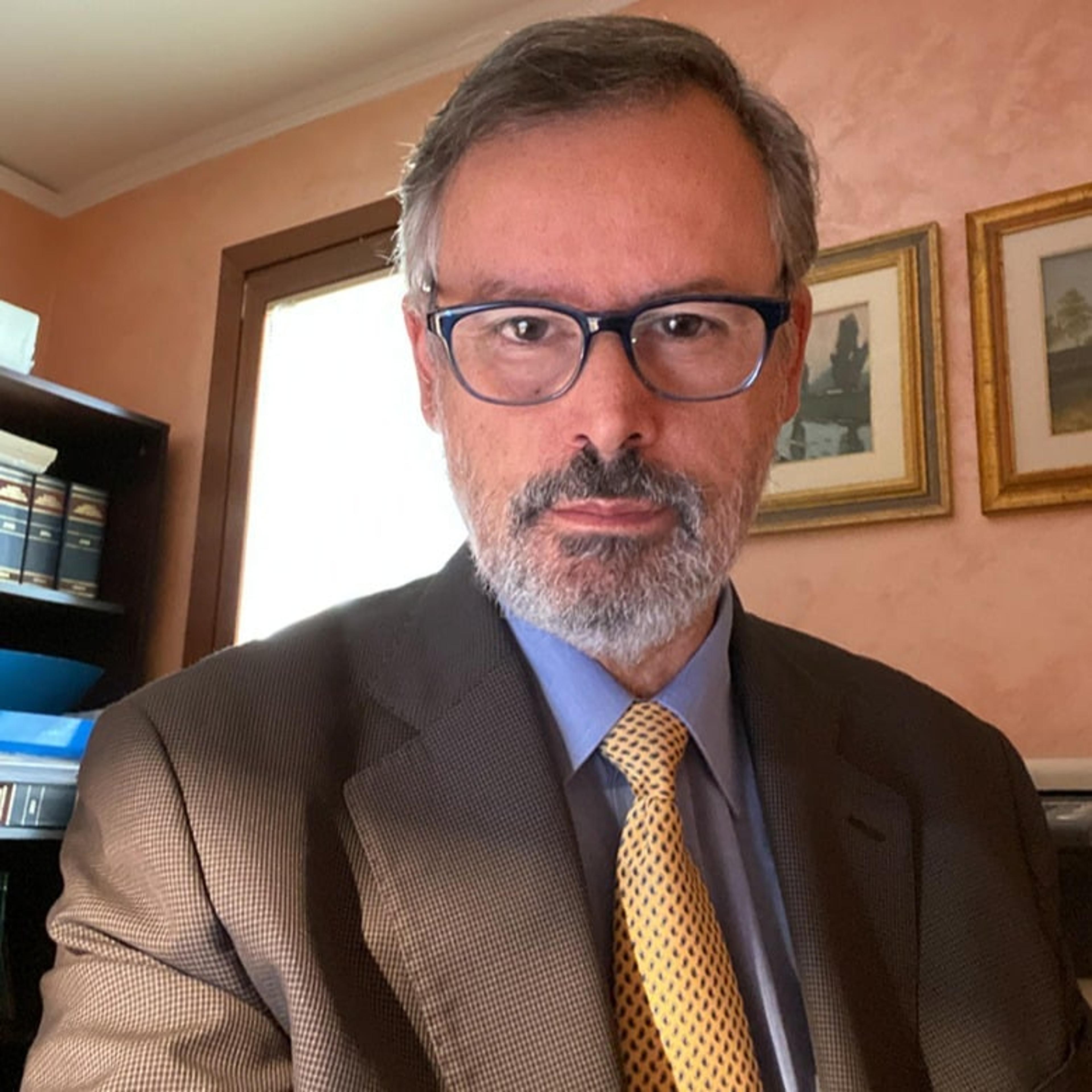 Avv. Adolfo Valente