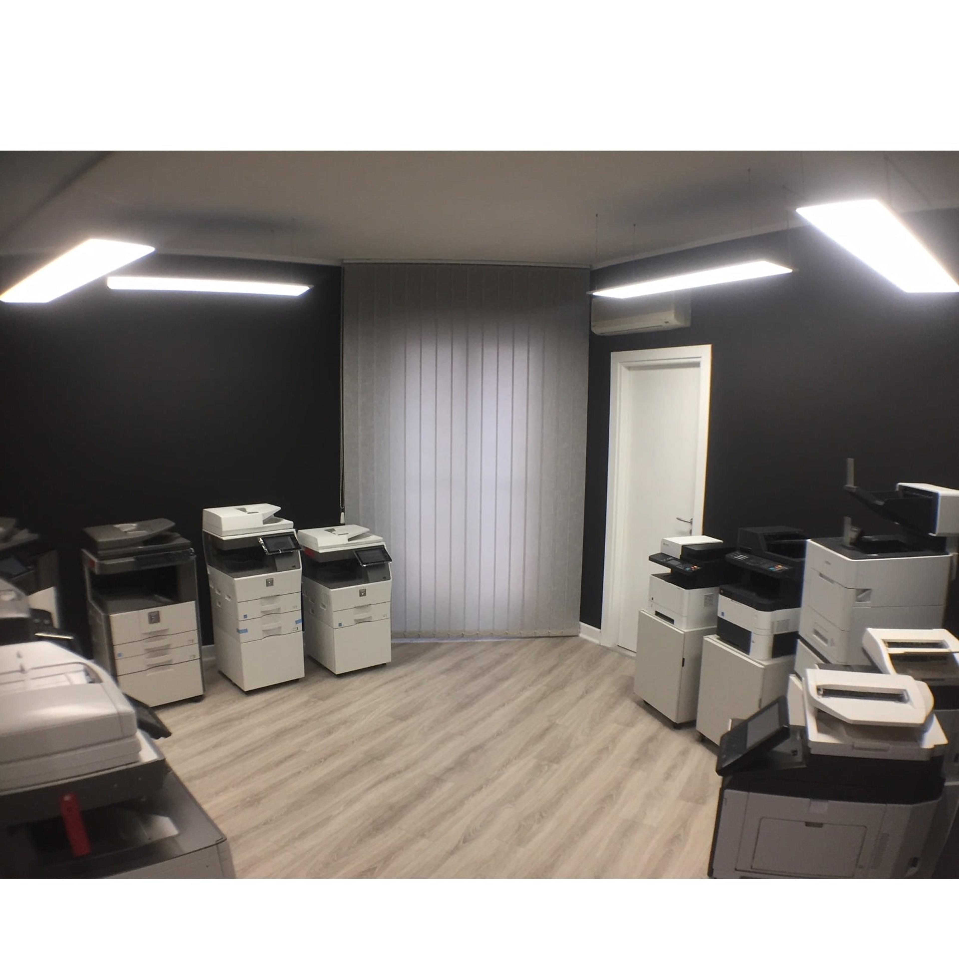 AZ UFFICIO SNC